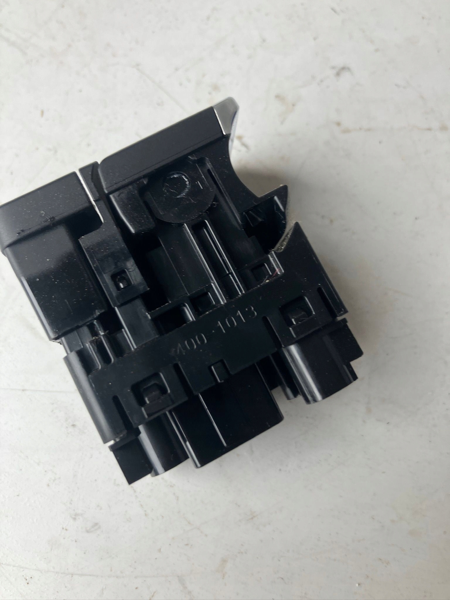button switch electric brake MITSUBISHI ECLIPSE CROSS 75K400