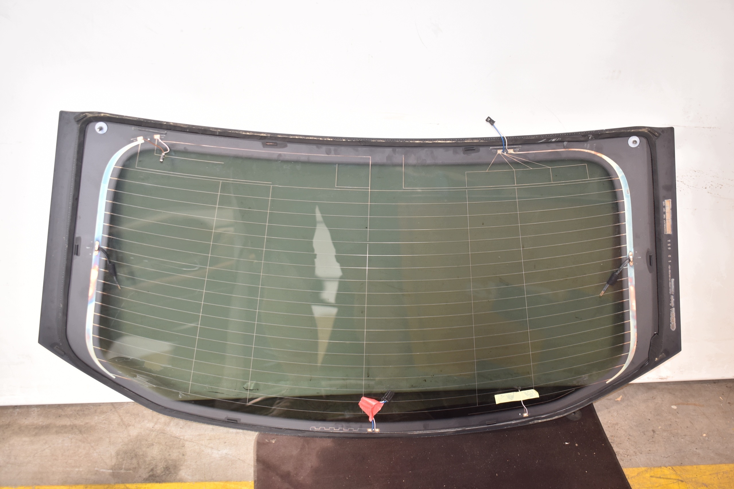 IDEALNA window rear part rear bonnet boot AS3 19R. LAMBORGHINI URUS 1