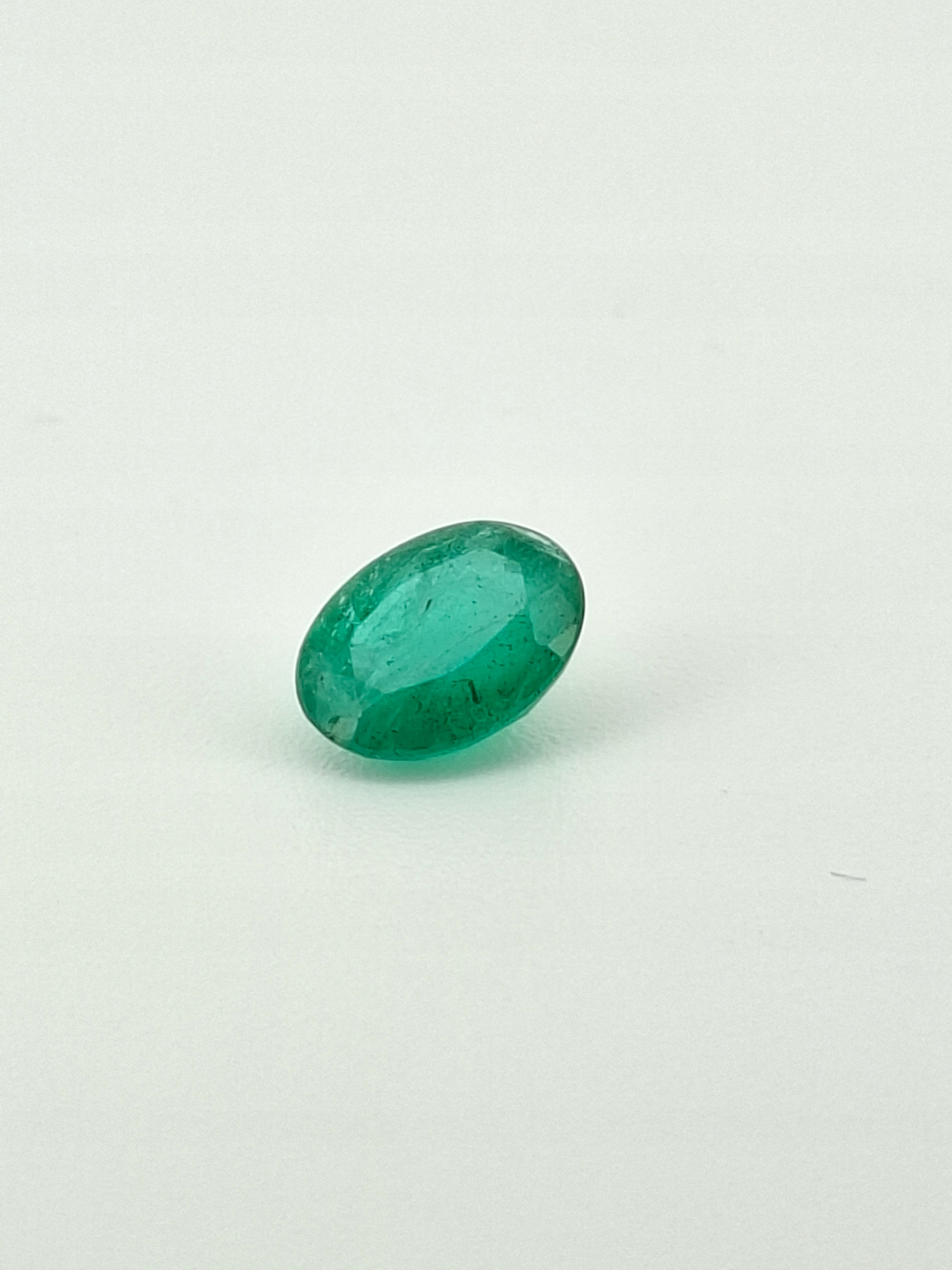 Smaragd Ovál 8 x 6 mm.