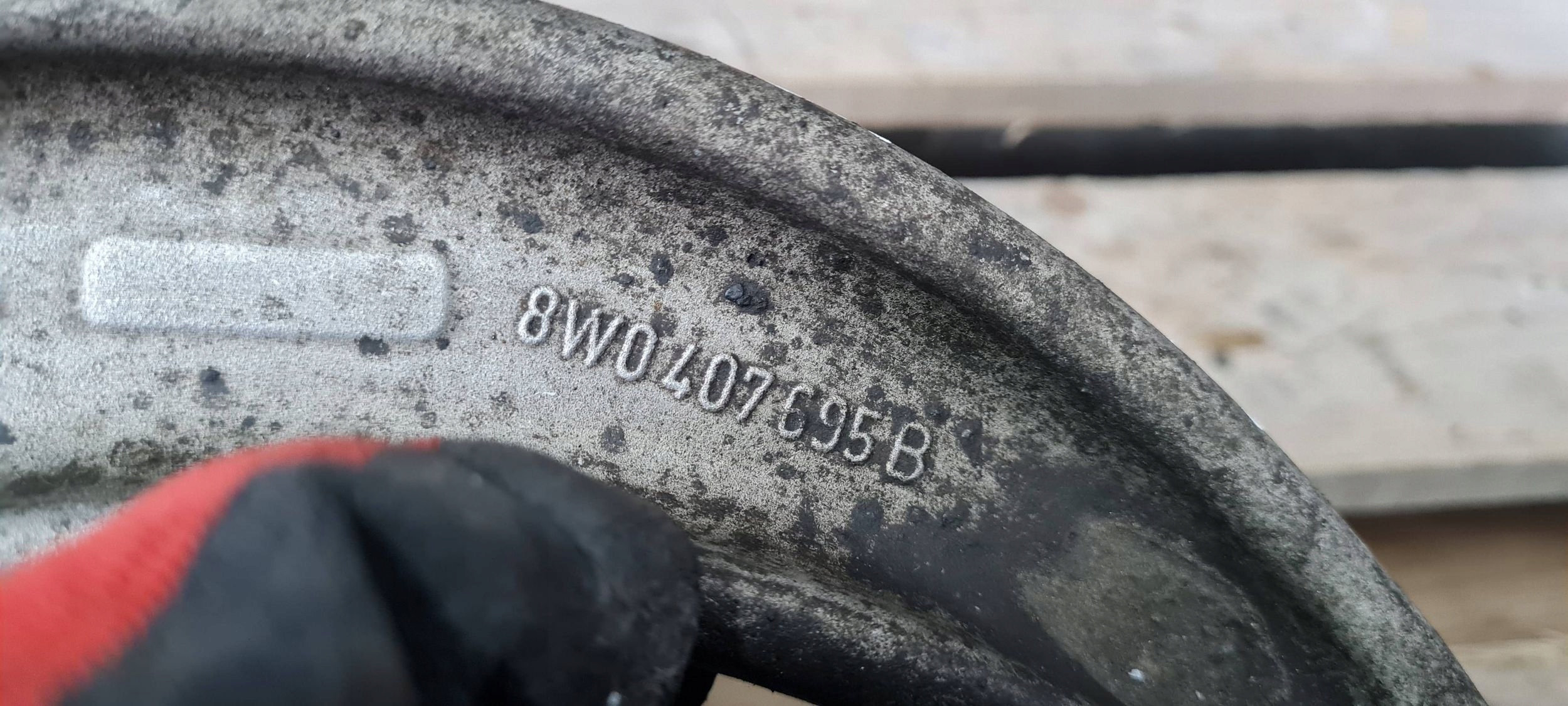 A5 8W LIFT arm lower left front 8W0407695B A4 B9 8W Q5 80A