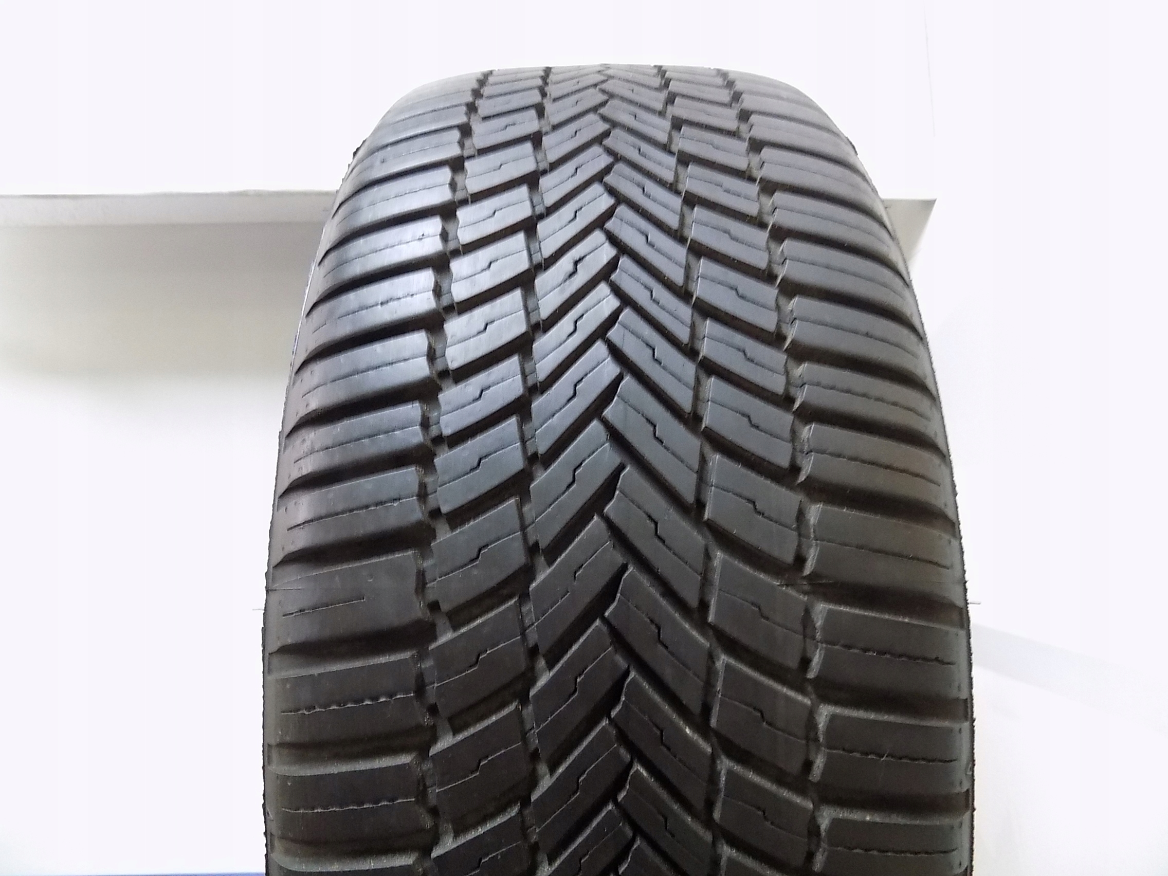 Bridgestone Weather Control A005 Evo 225 / 45R18_7mm