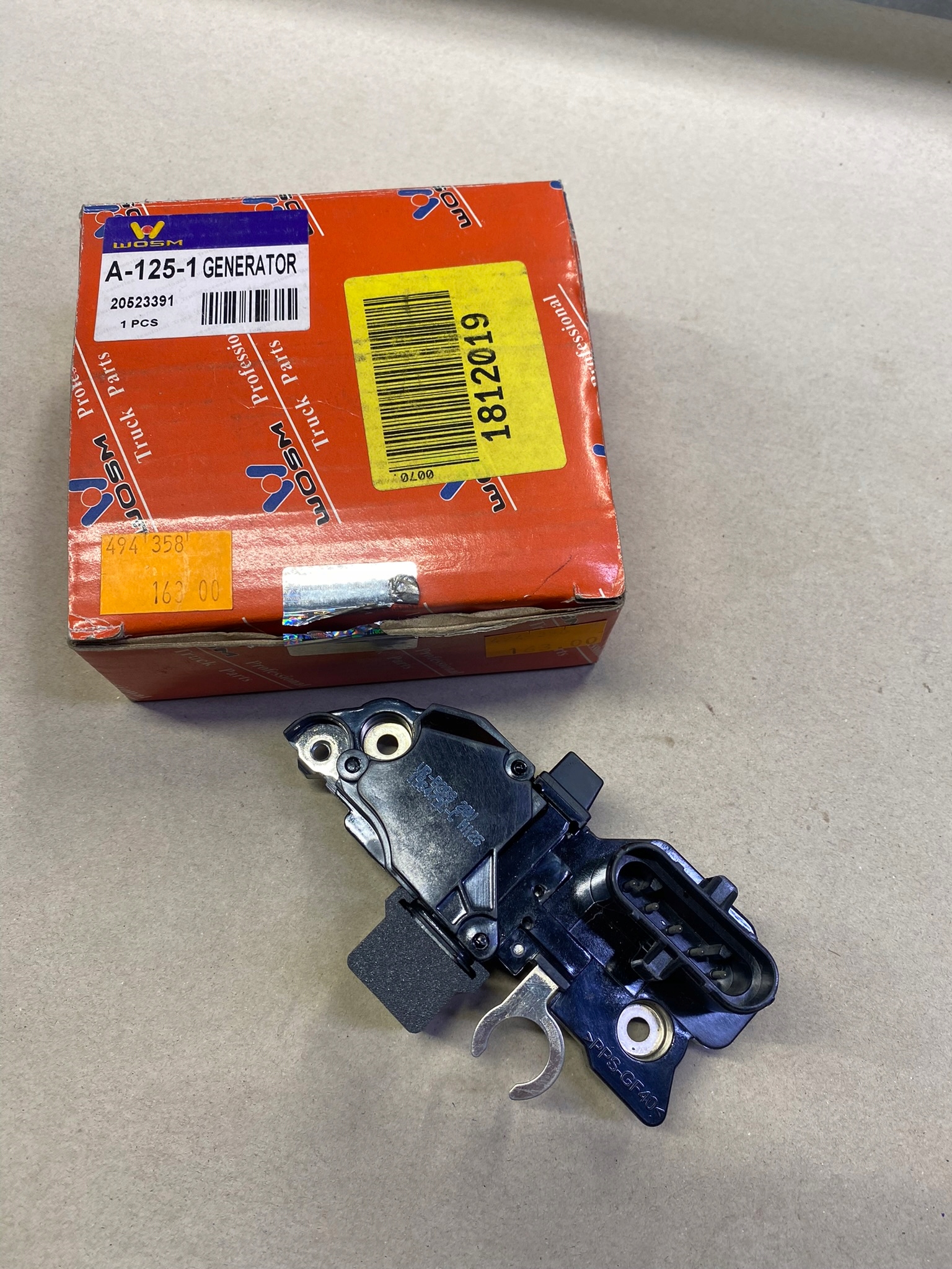 REGULATOR NAPIĘCIA VOLVO FH, FM 2001r 20523391