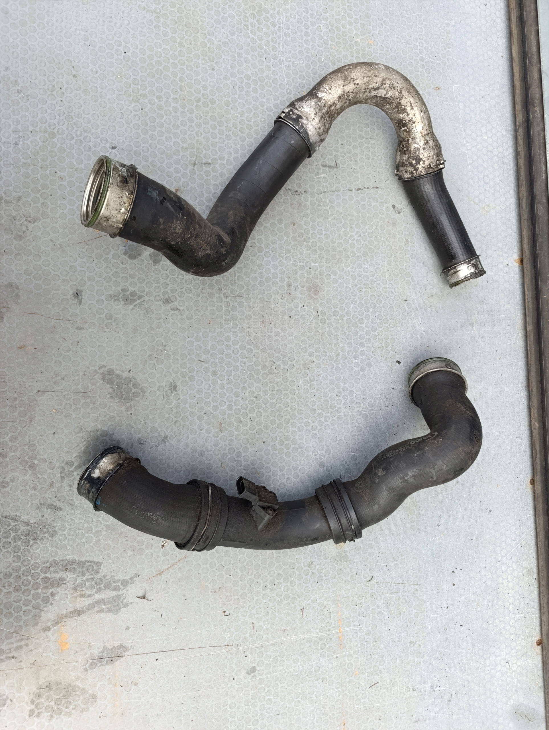 Rury/ tubi radiatore intercooler VW T5 2.5 TDI AXD AXE