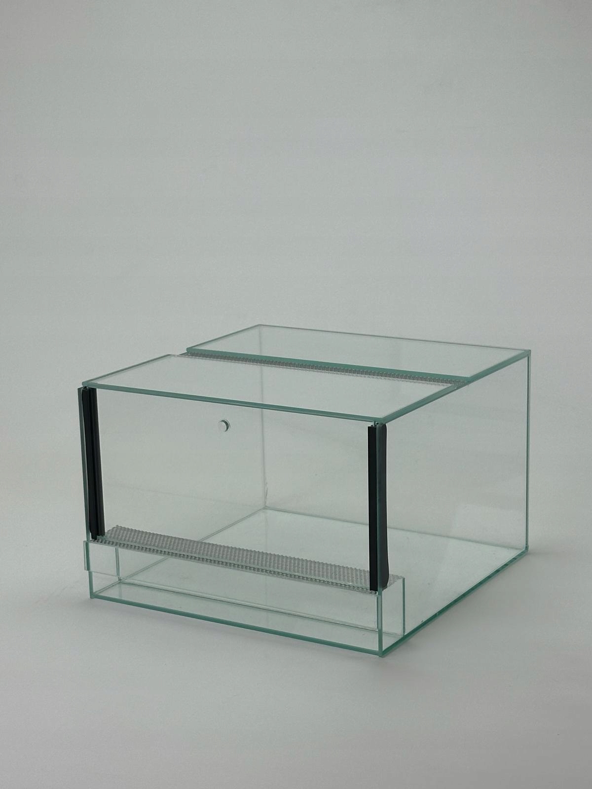 Levně Skleněné terárium s ventilací 30x30x20 – posuvné dveře, 18 l