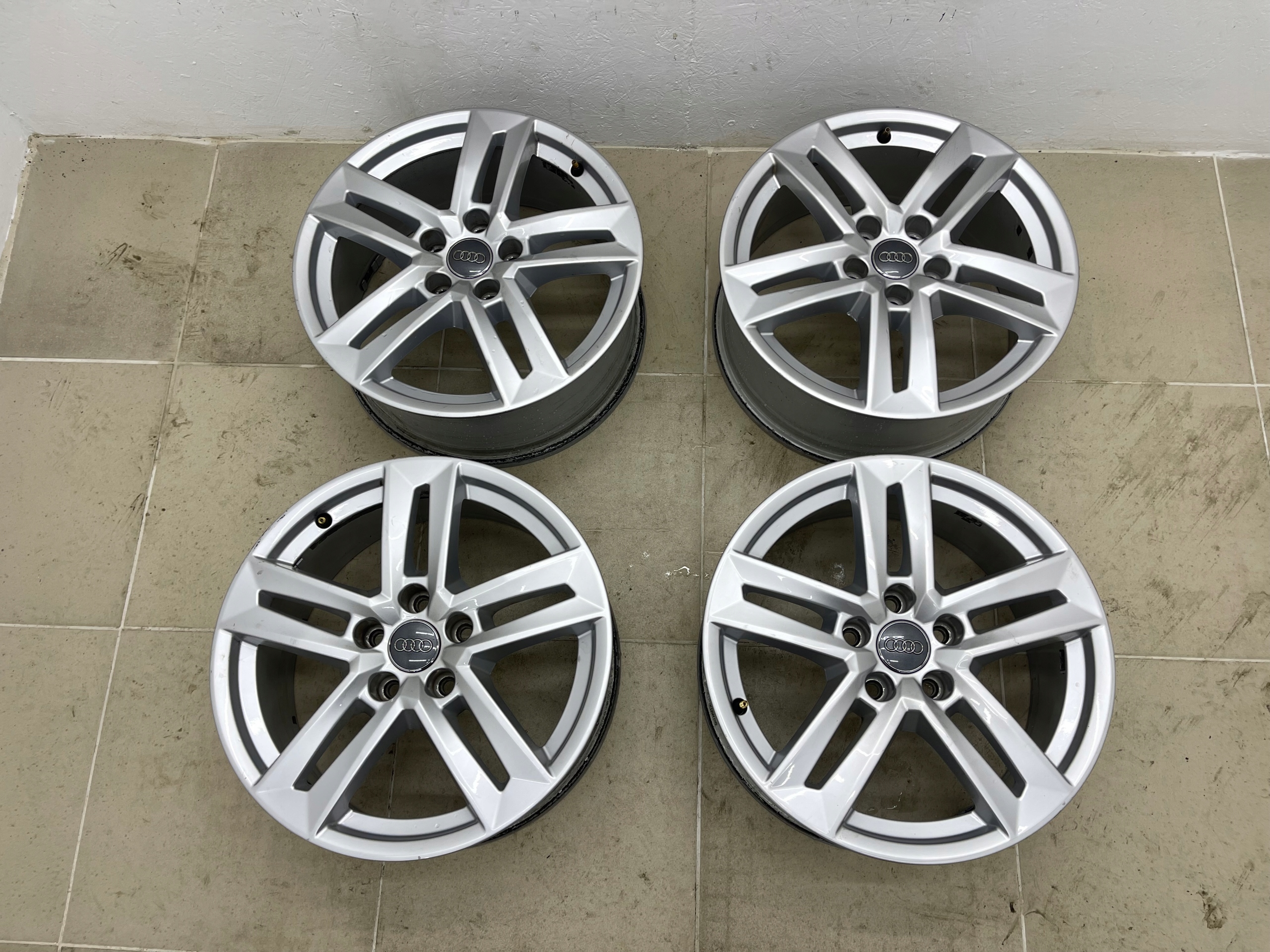 4×disc discs 17 CALI Audi OE AUDI A4 B9,Q5,A6 7.0" x 17" 5x112 ET 42