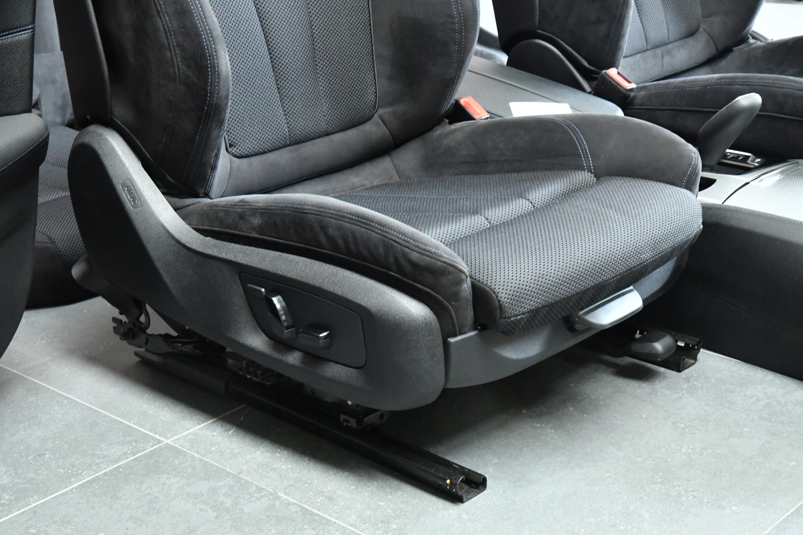 Sitze mitte innere BMW 5 G31 KOMBI 5029km ALKANTARA