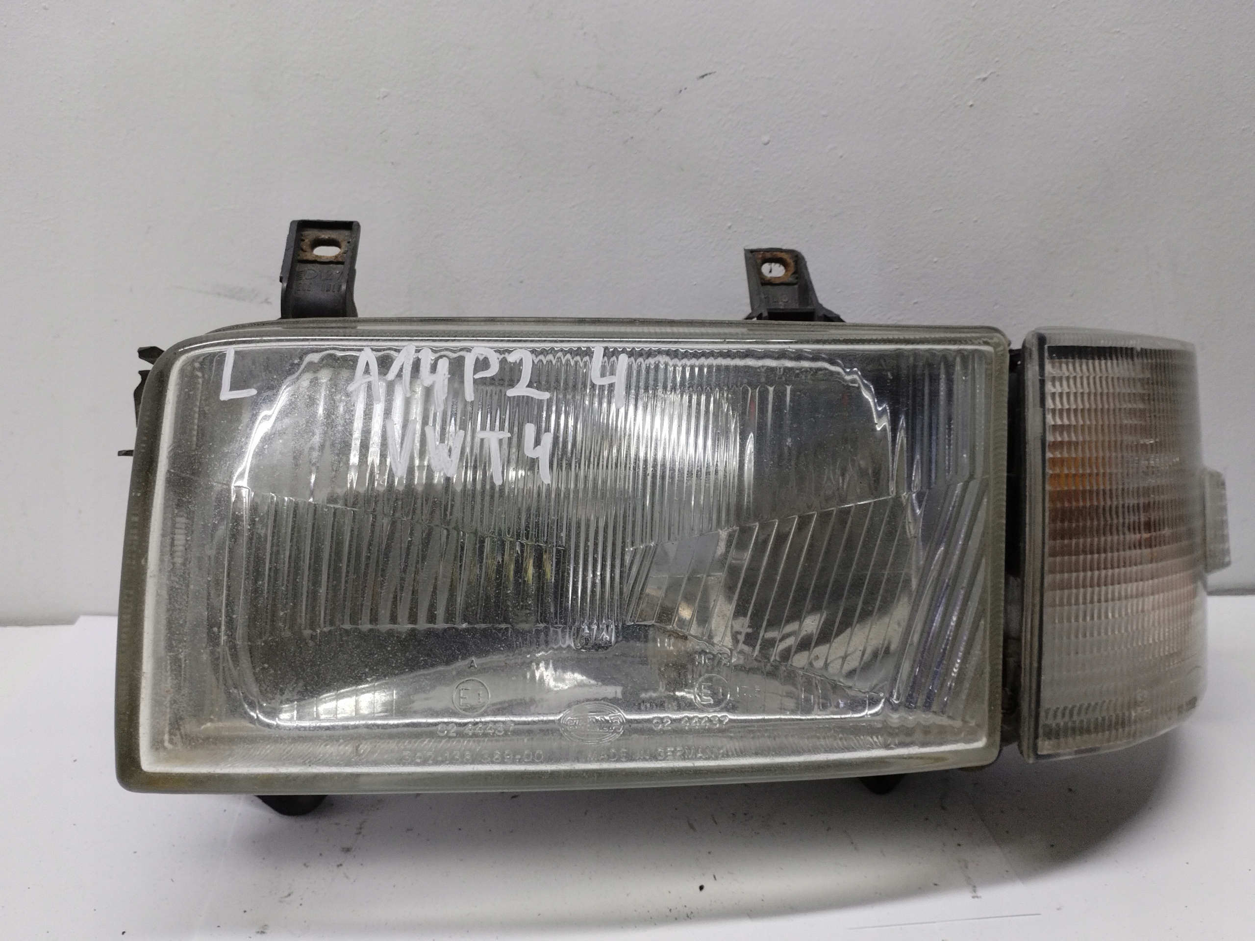 light front left z with an indicator VW Transporter T4