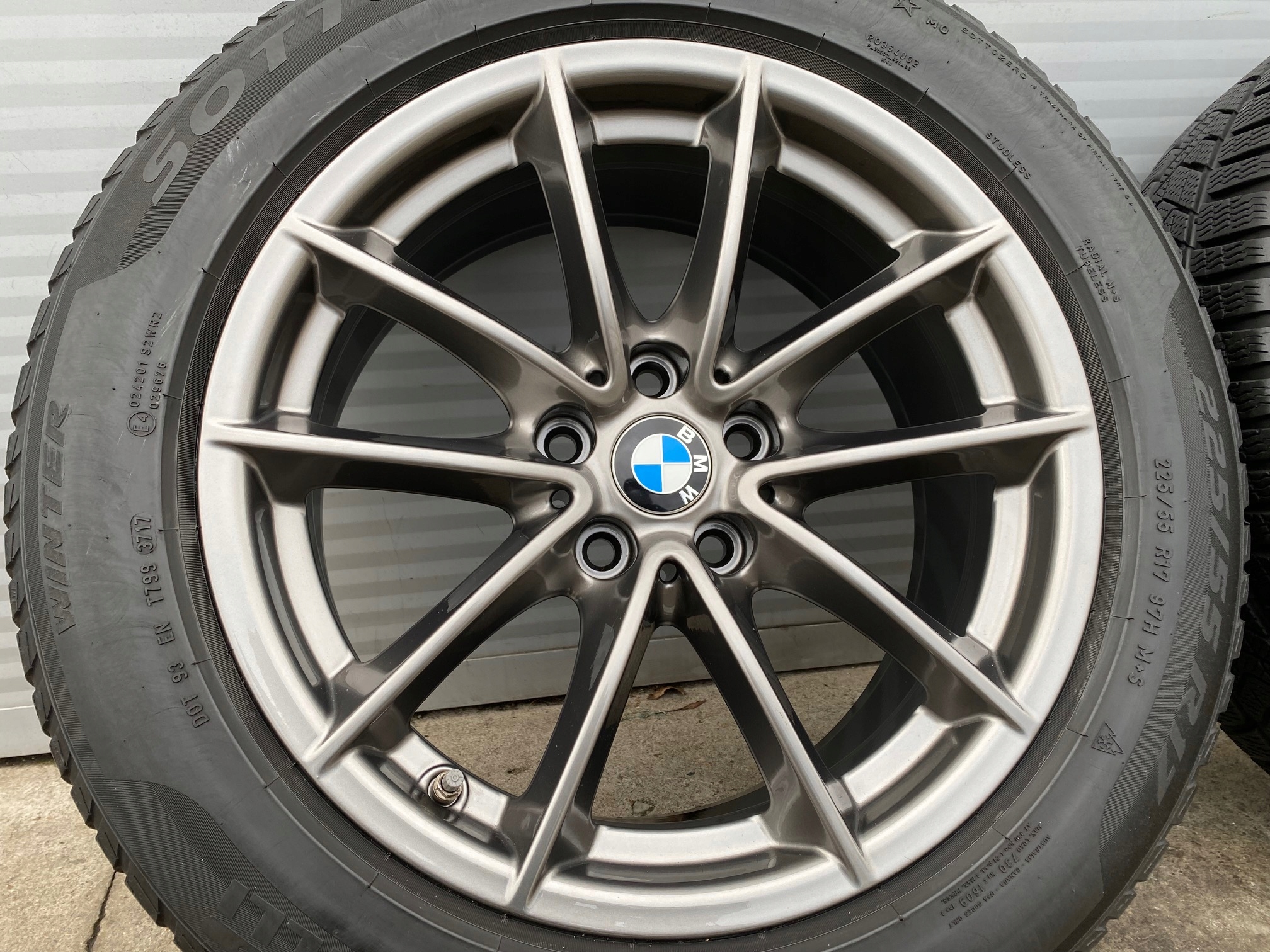 OEM KOŁA ZIMOWE BMW 5 G30 G31 225/55/17 Pirelli