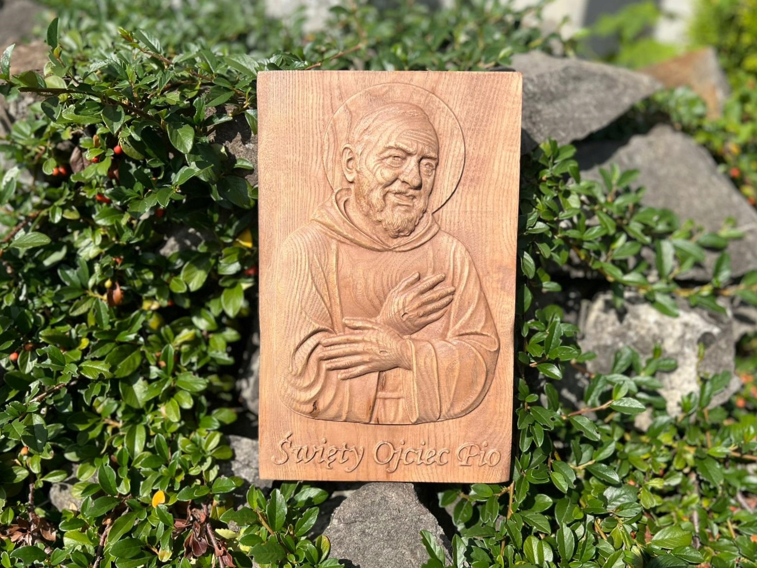 Reliéf Svätý Otec Pio drevený obraz na zavesenie darček (80)