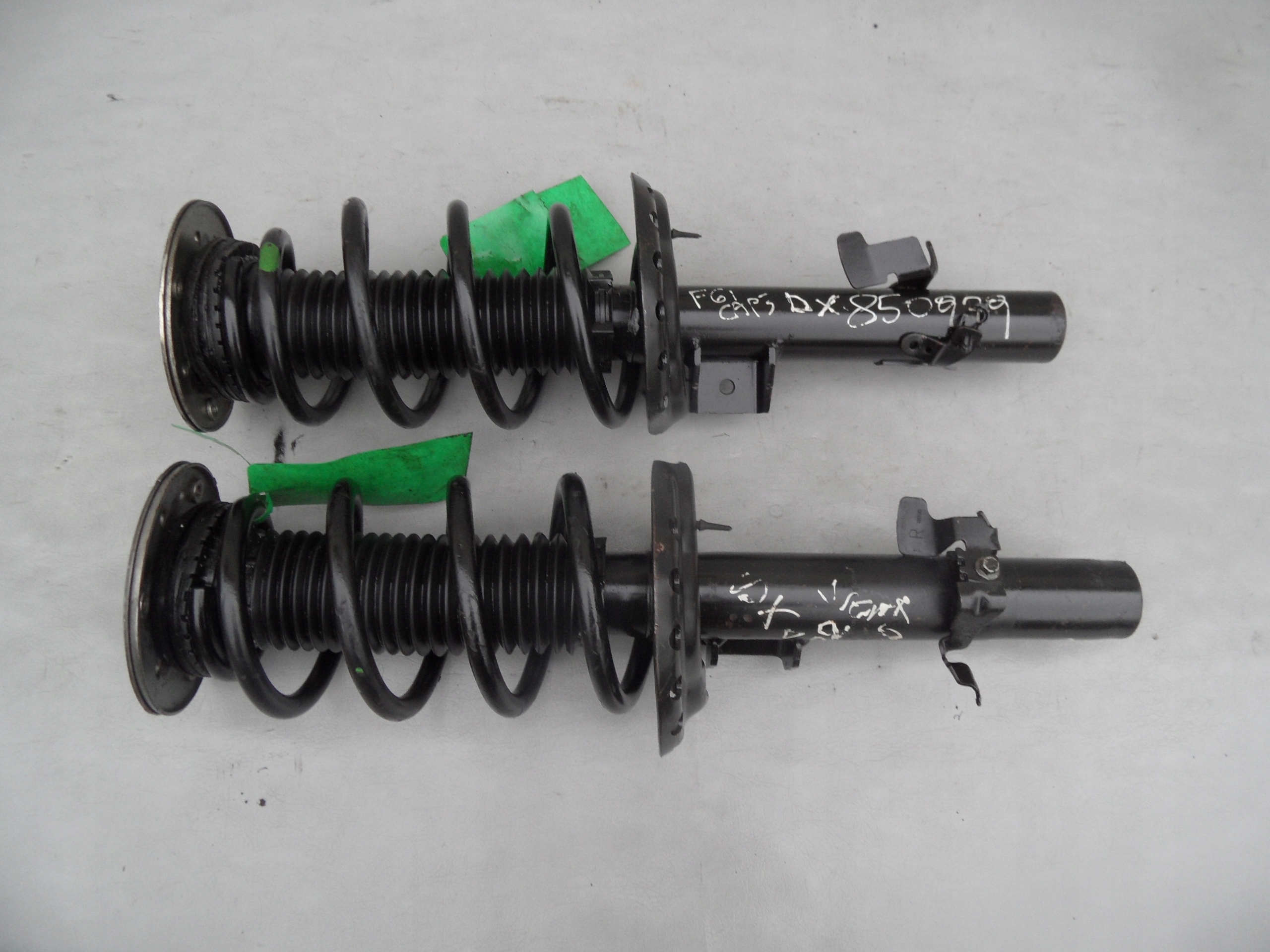 стойка правая перед jaguar J9C3-18045-AF