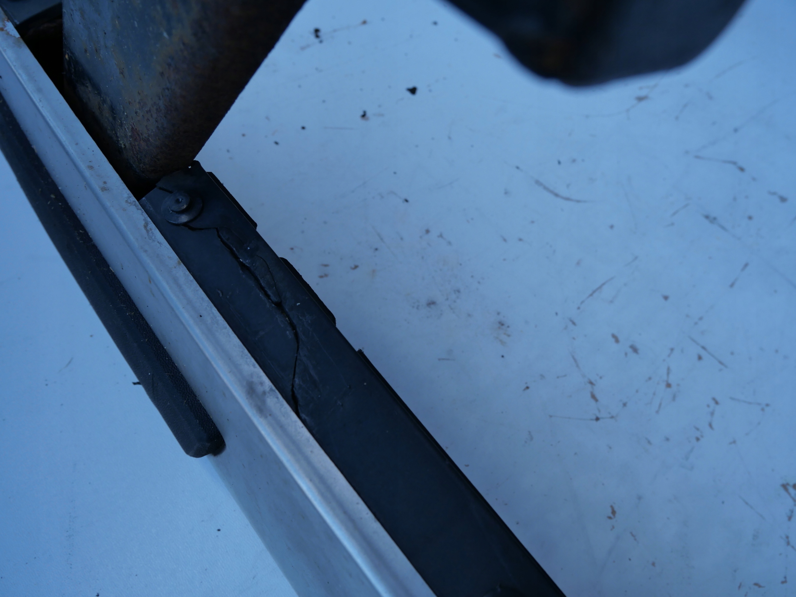 STOPIEN threshold AUDI Q5 8R0071065 8R0071066