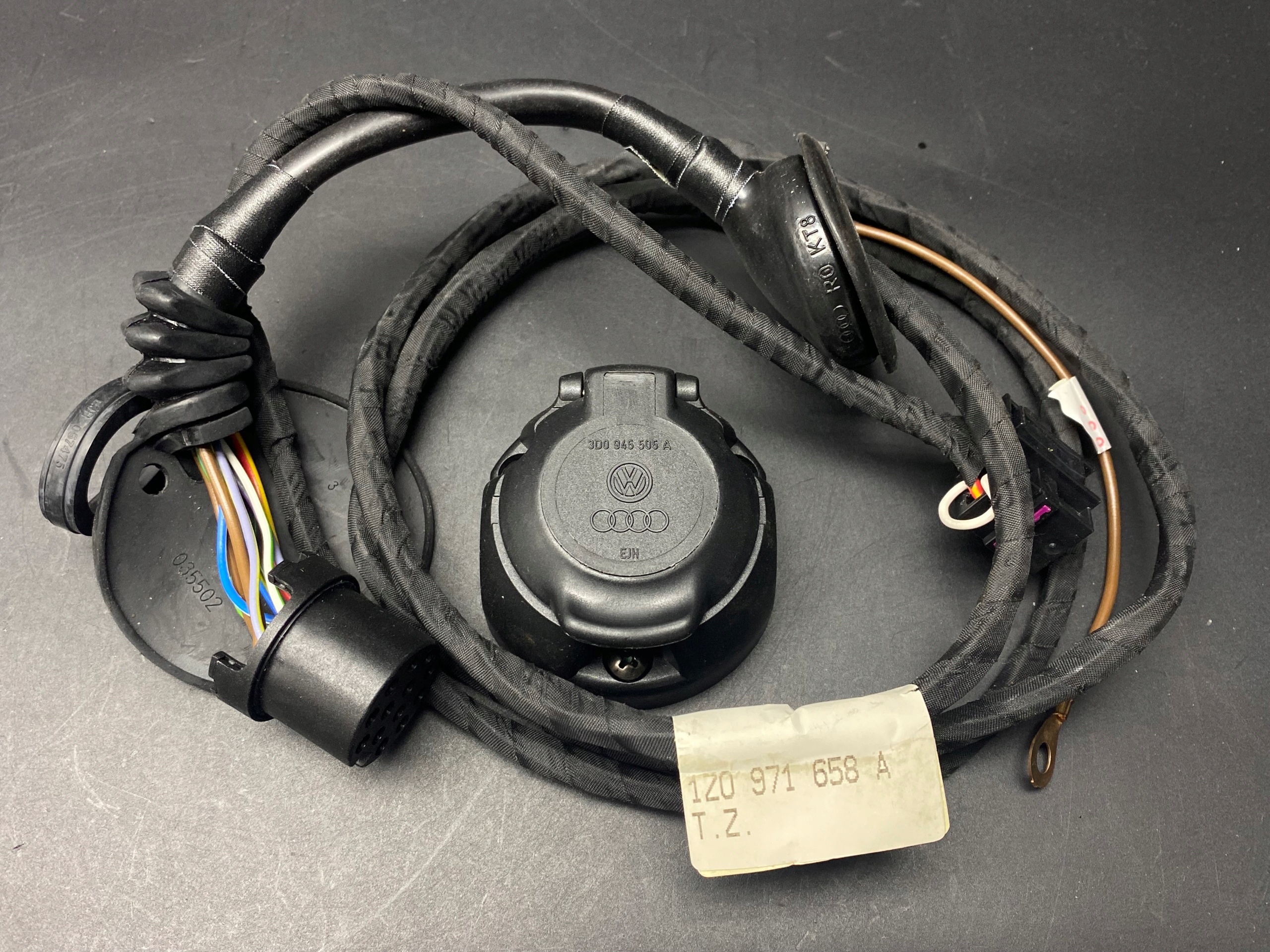 Wiązka haka ze sterownikiem SKODA OCTAVIA EEA600002C 1K0907383F Rodzaj 13 PIN