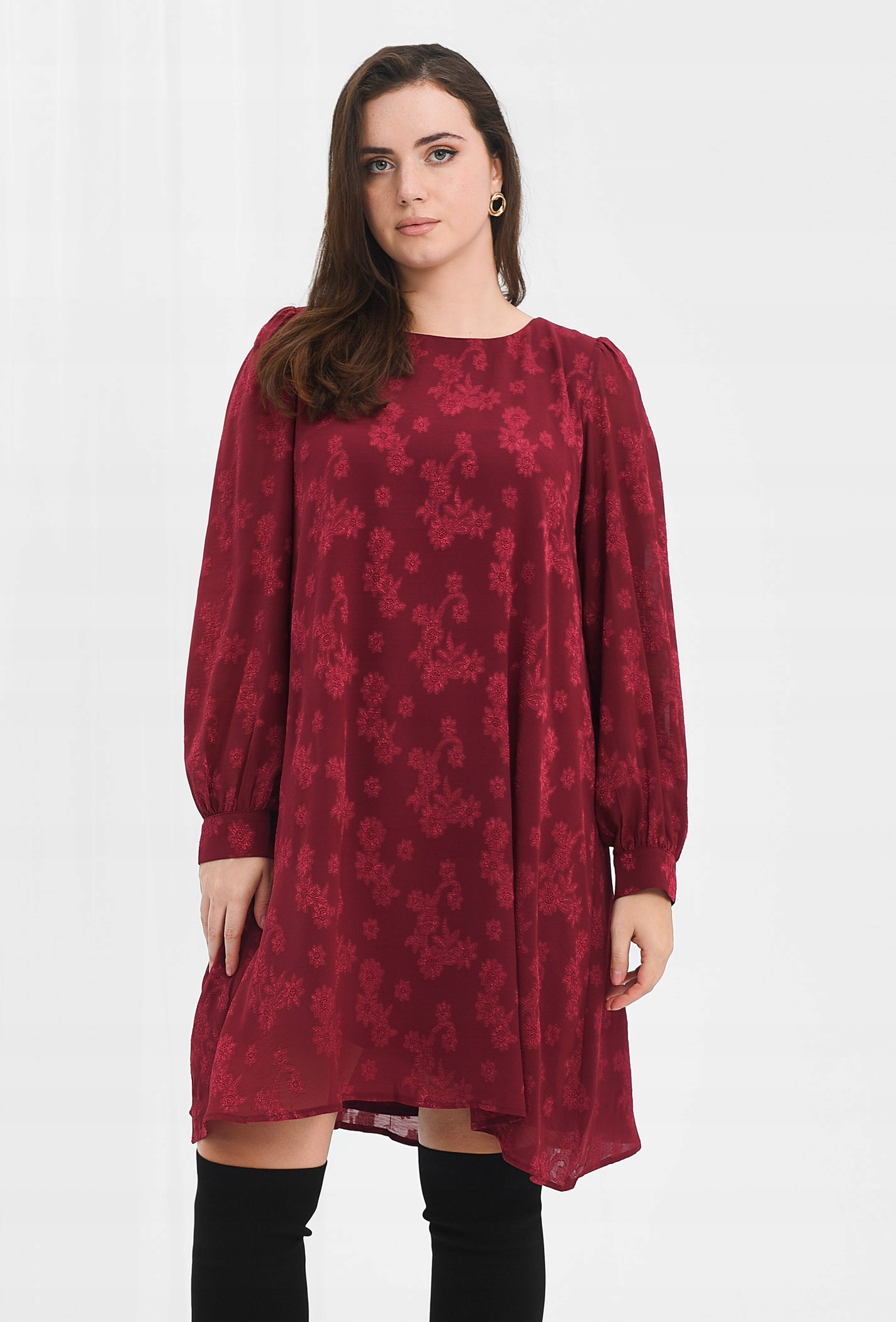 Femestage Sukienka w haftowane kwiaty 42