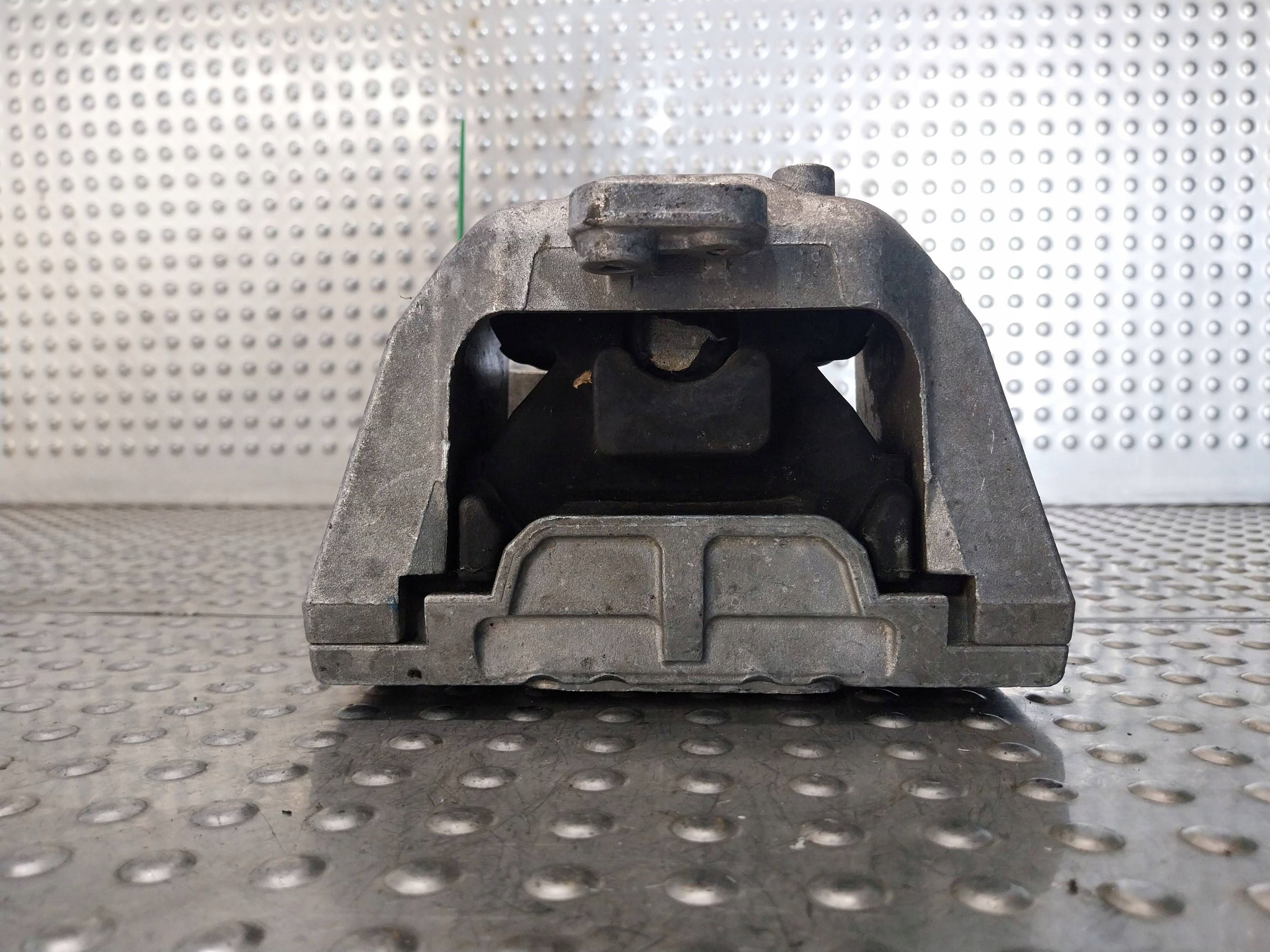 supporto Supporti motore usato 1J0199262BF VW GOLF IV LEON e OCTAVIA e A3 8L 1.9 TDI