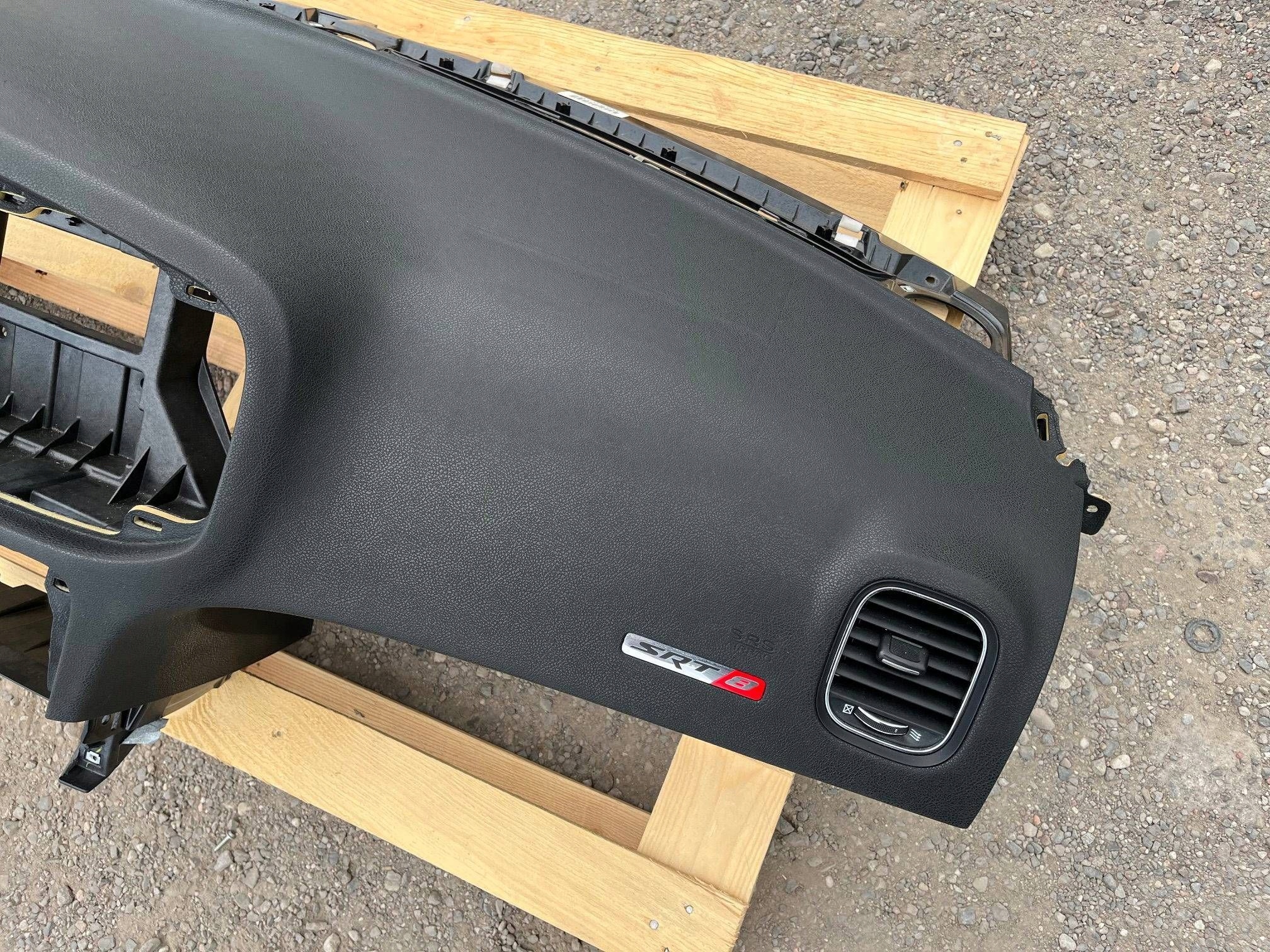 dashboard instrument panel cockpit console airbag airbag Dodge Charger 2011+