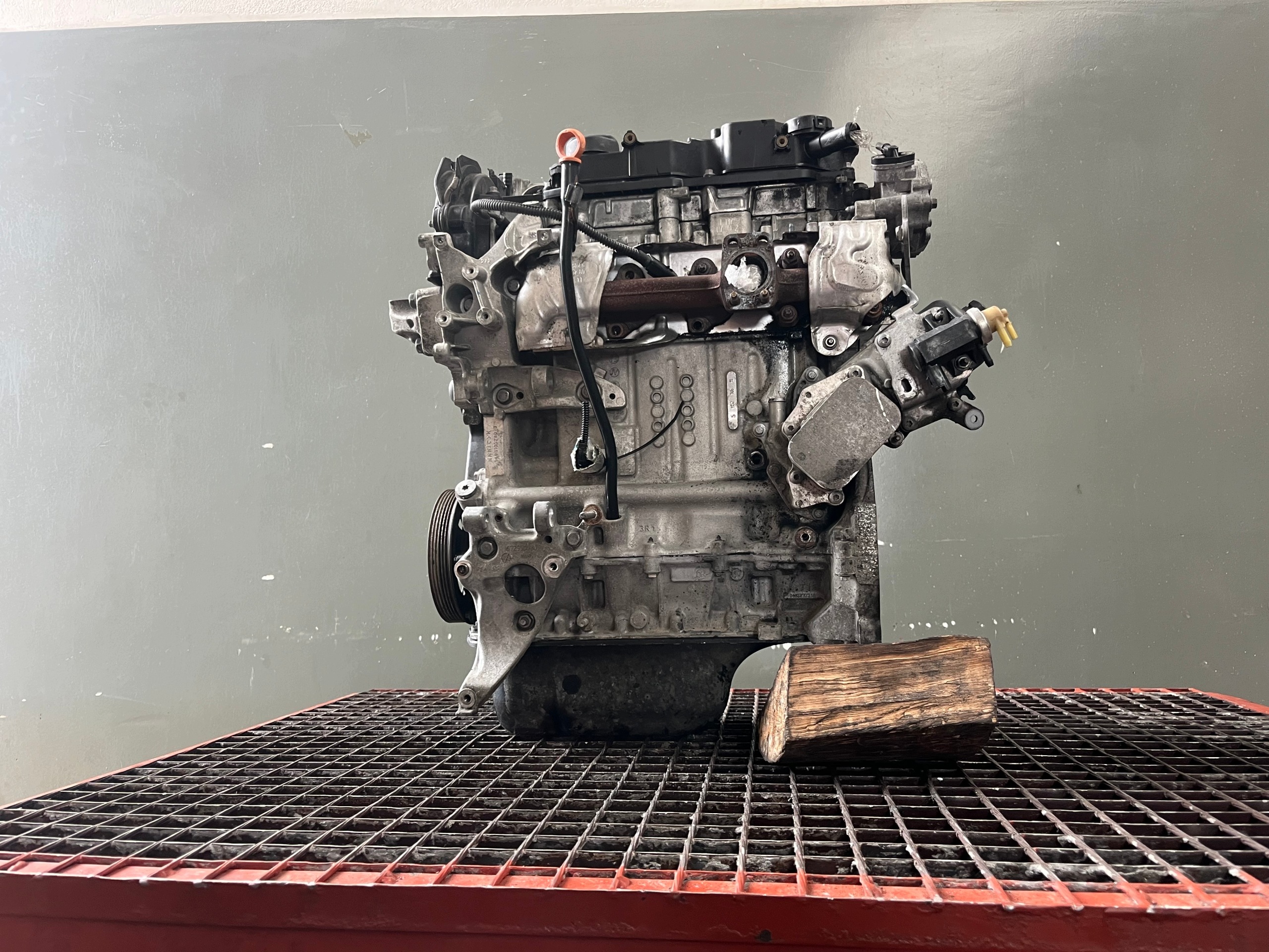 engine DIESEL- pillar PEUGEOT 207 1.6 HDI 10JBEJ