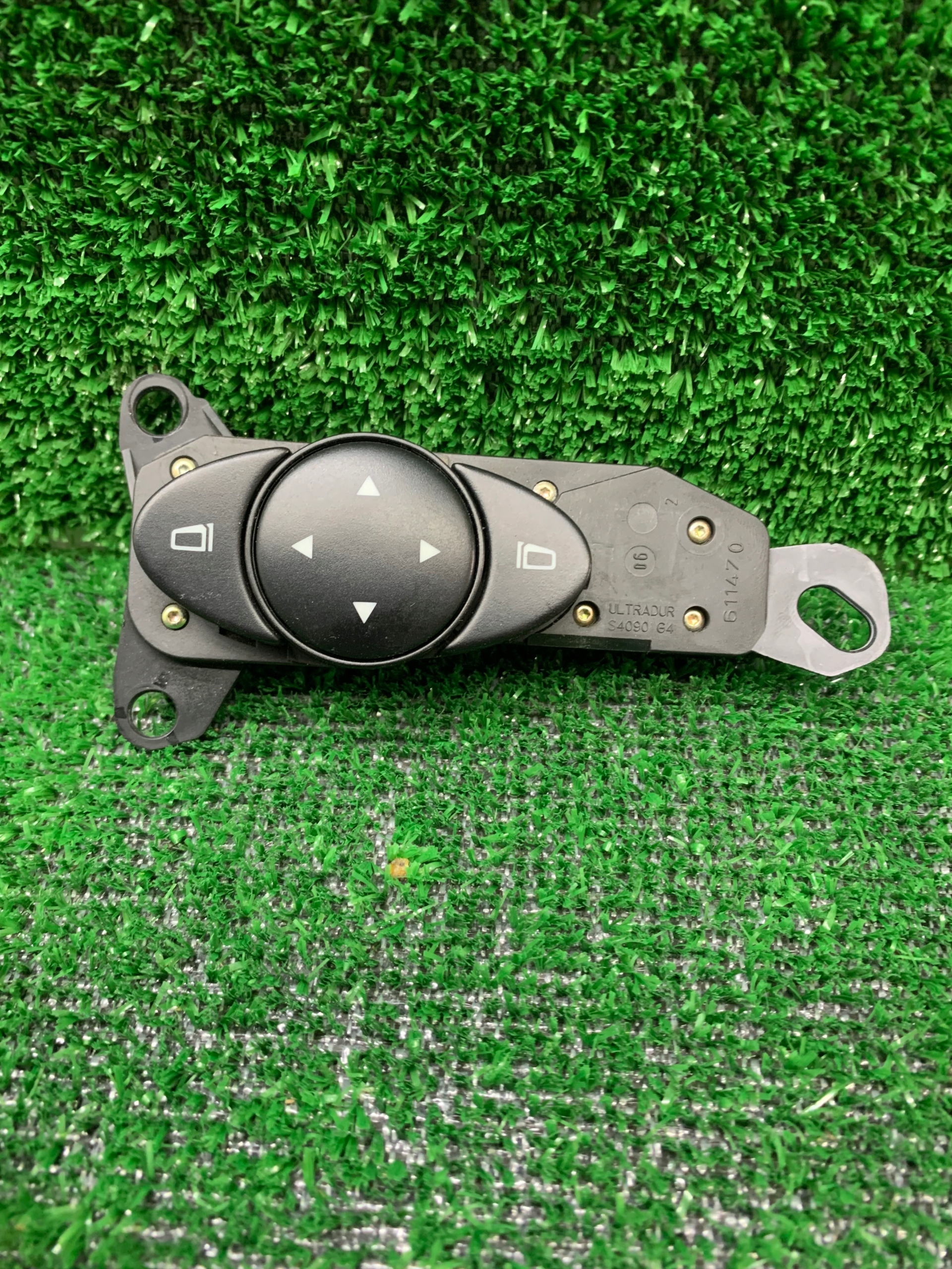 Mercedes E klasa W211 PANEL STEROWANIA LUSTEREK LEWY PRZÓD A2118215379