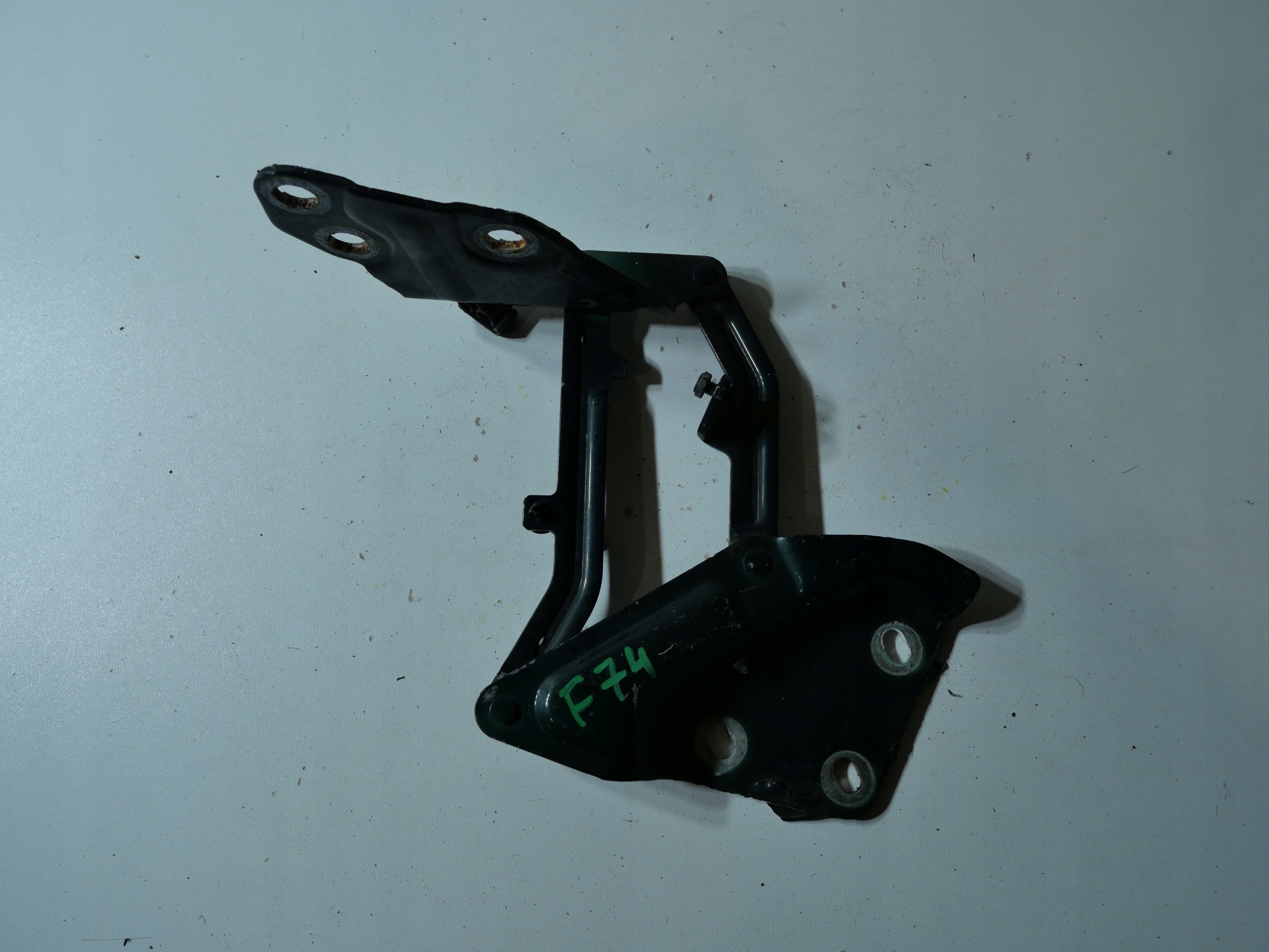 hinge bonnets POKRYWY right VW TOUAREG 7L6823302