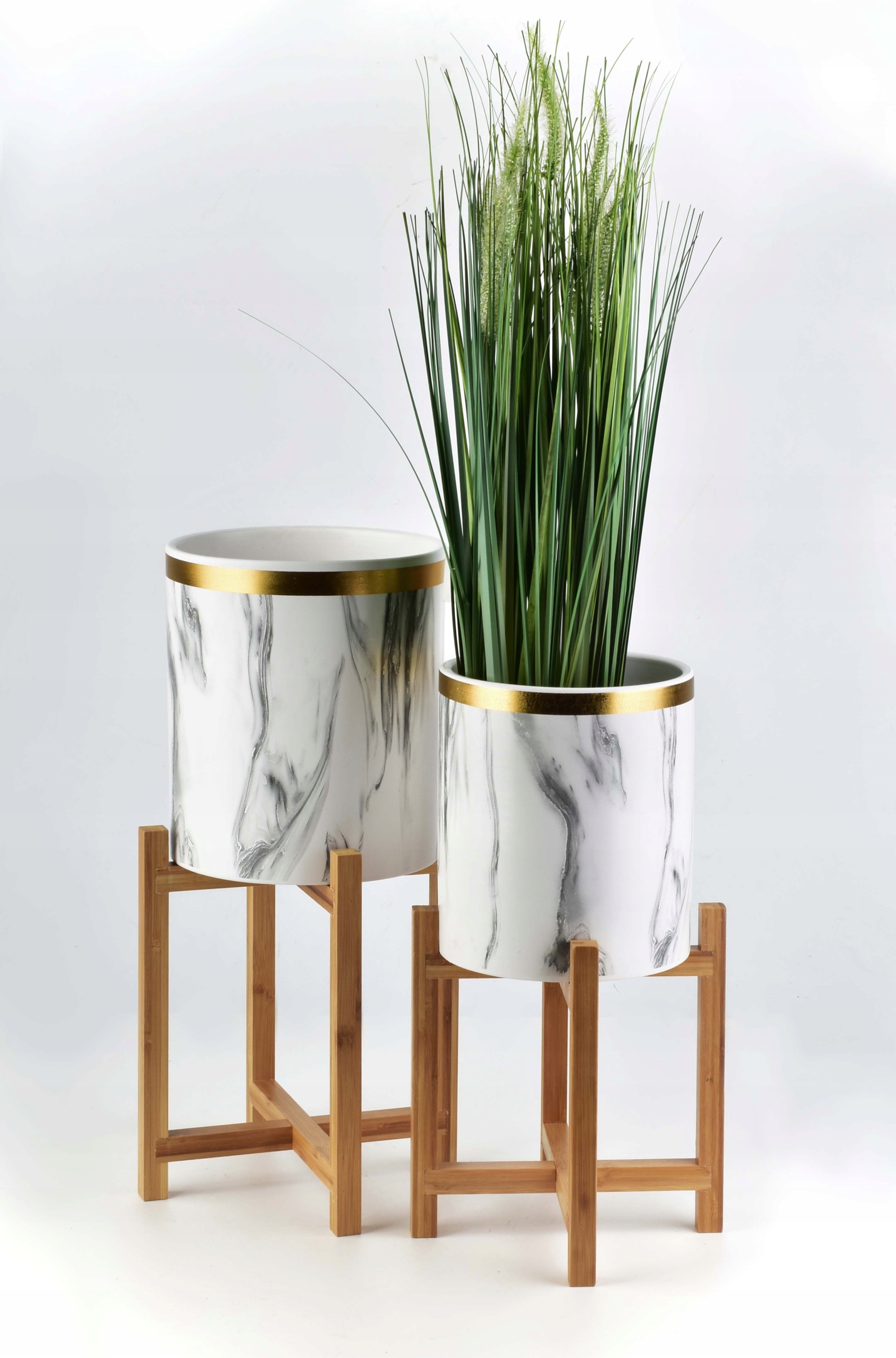 DONICZKA CERAMICZNA NA NÓŻKACH BIAŁA ZŁOTA GLAMOUR Materiał ceramika