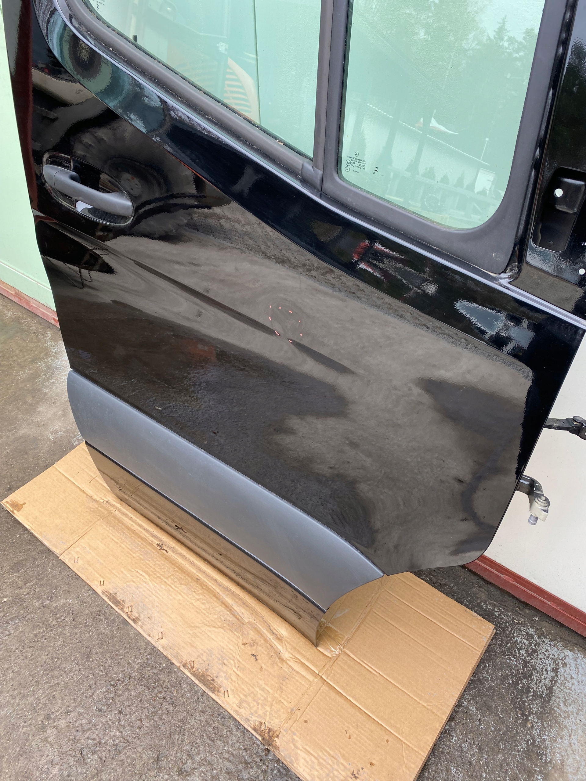 MERCEDES SPRINTER W907 door right front black, EUROPA