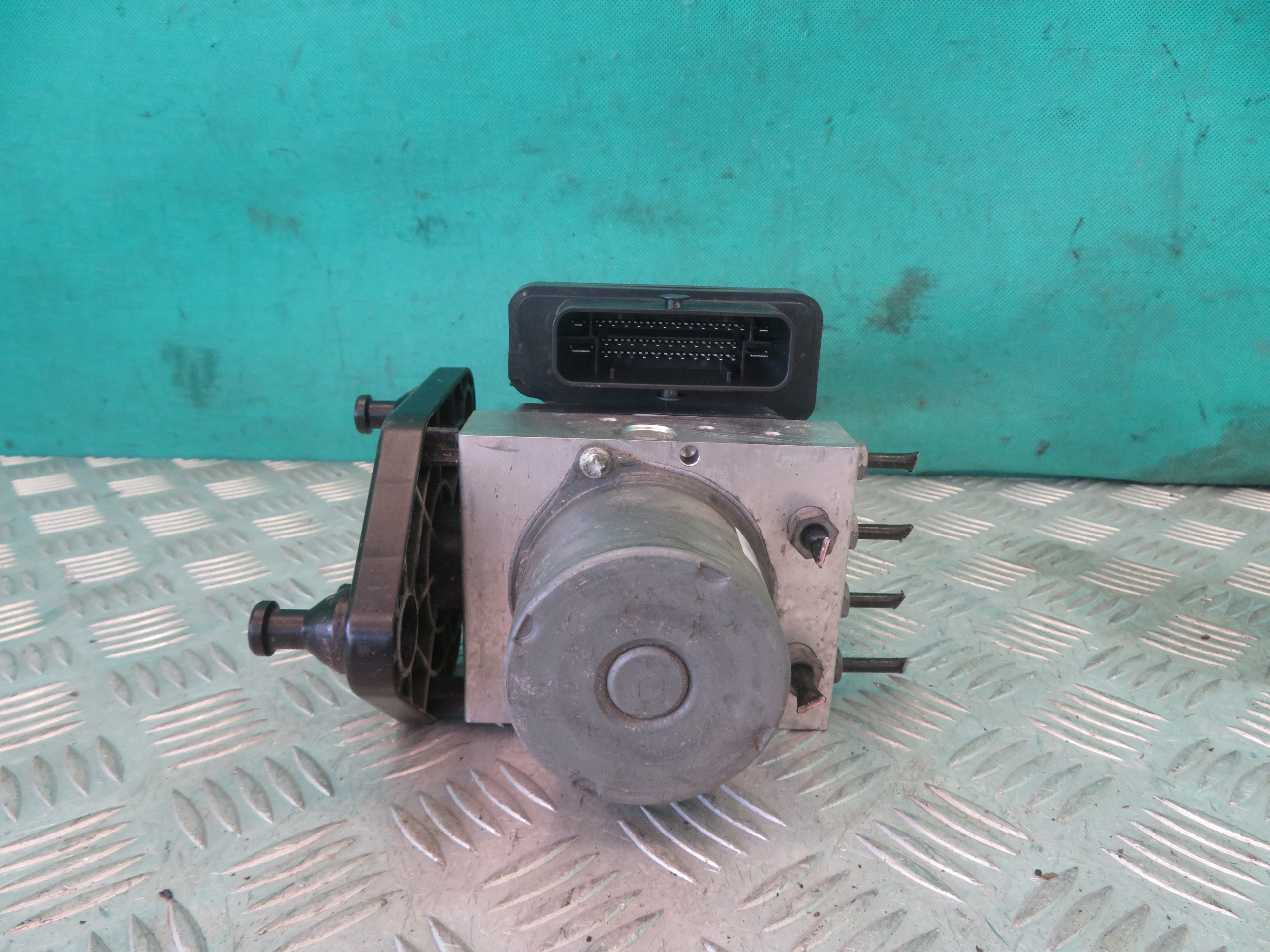 pump ABS MERCEDES SPRINTER 22R A9079009505