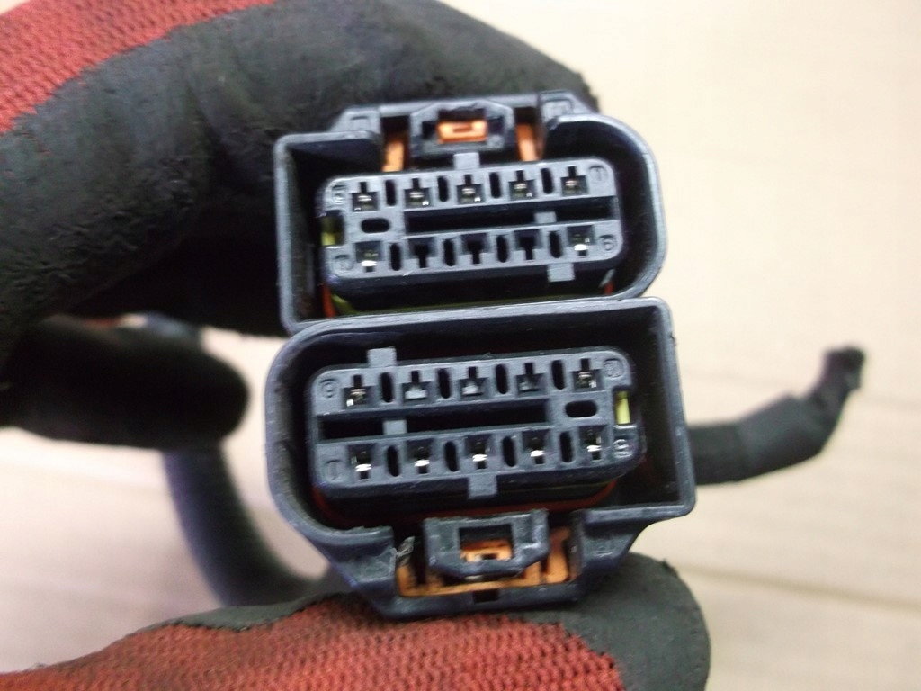 CITROEN C4 PICASSO II WTYCZKA LAMPY PRZOD Typ samochodu Samochody osobowe