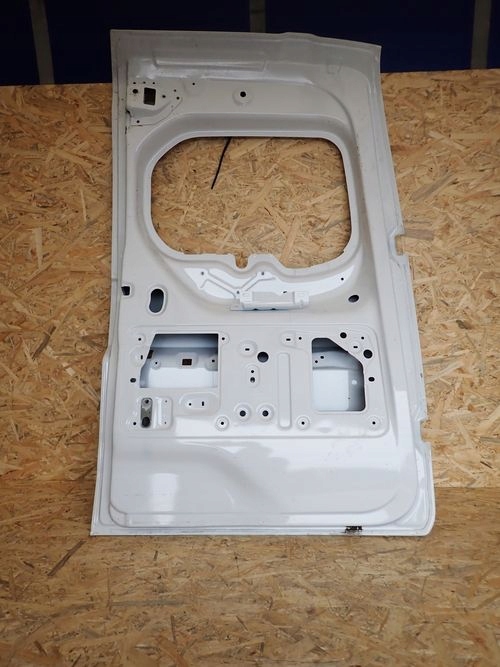 RENAULT KANGOO IV 20- door left rear. rear part