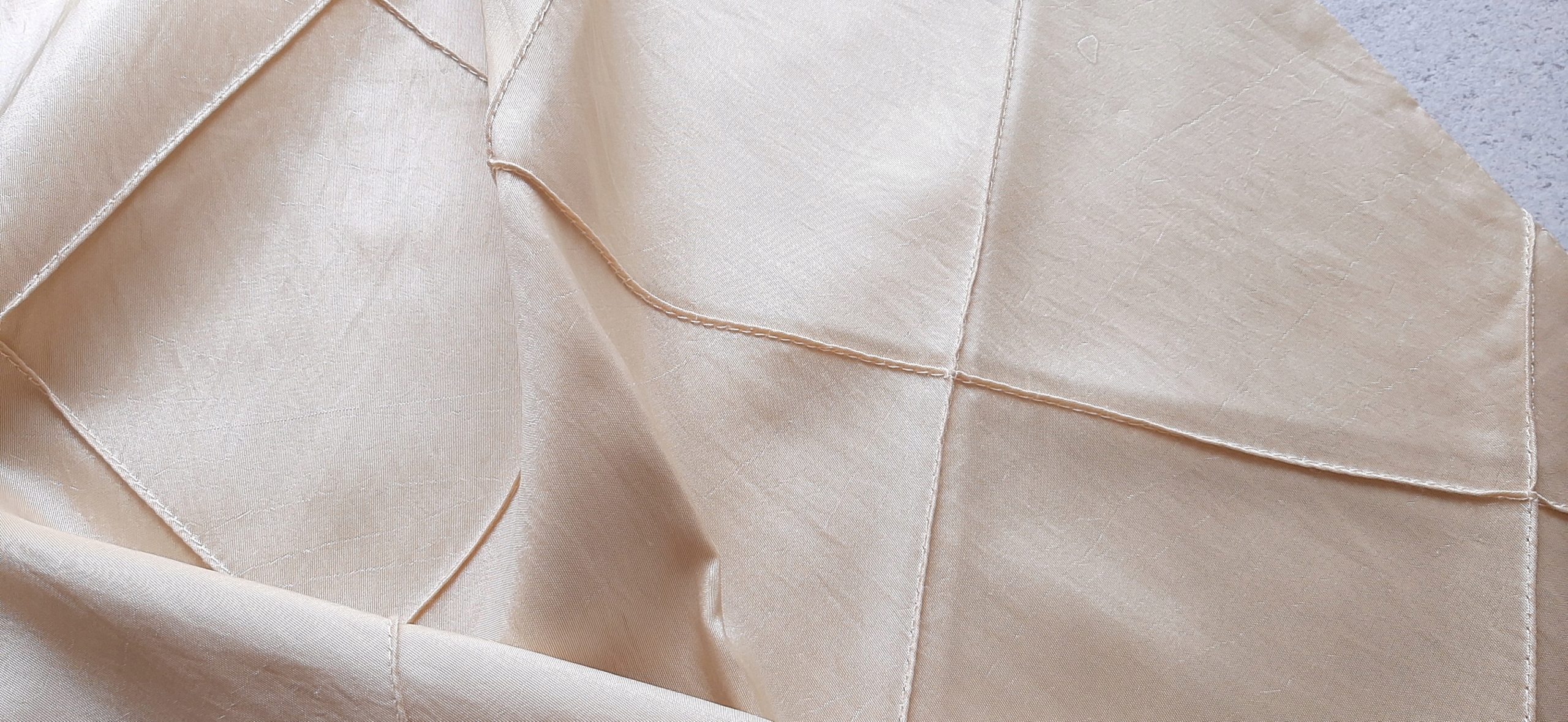 POSZEWKA beżowa ELEGANCKA matowa satyna 40x40 Materiał wypełnienia inne