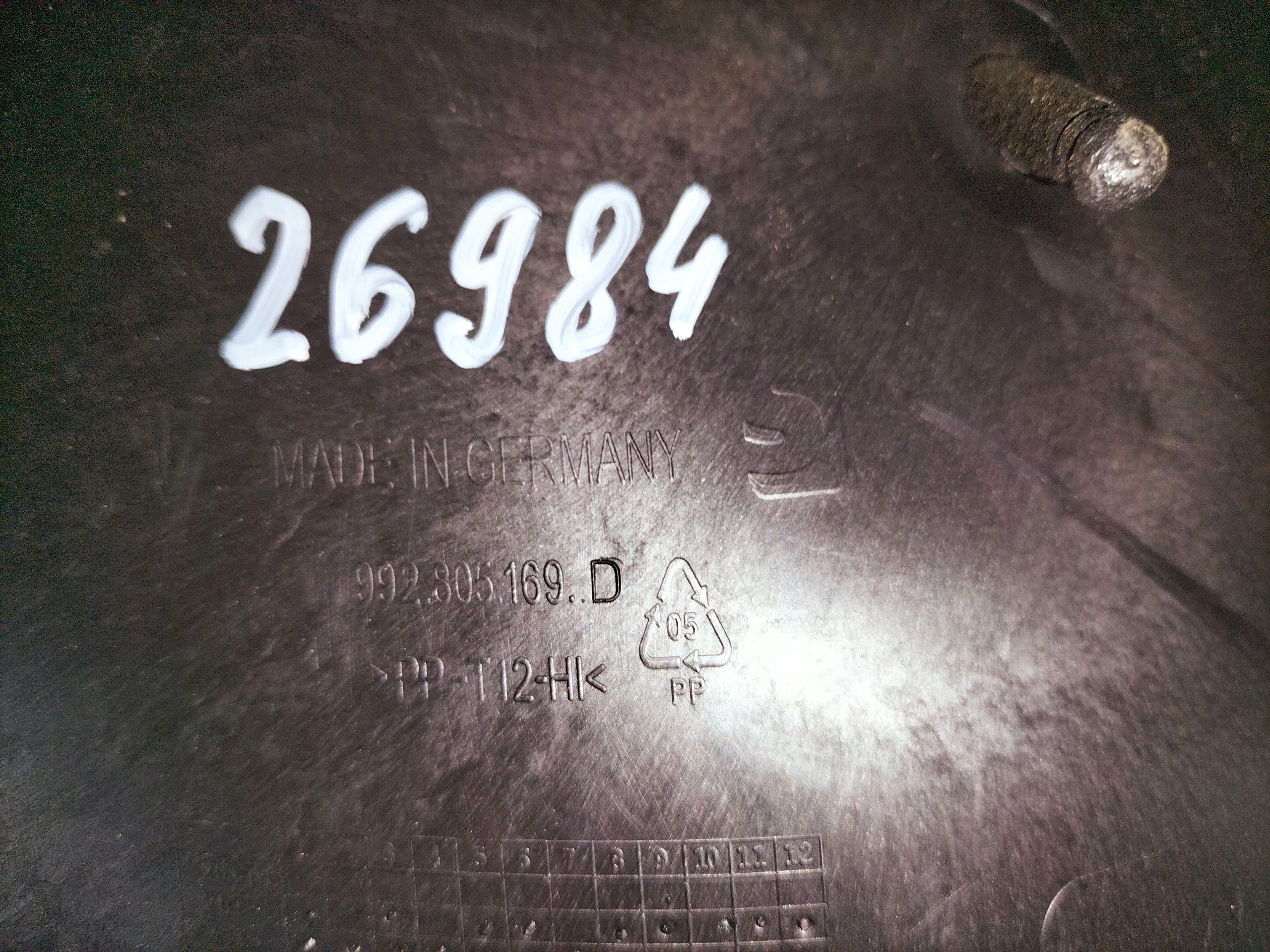 mudguard front left PORSCHE 911 992 18