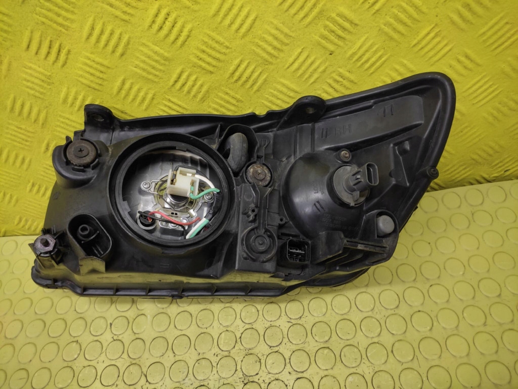 KIA CERATO and REFLEKTOR light right front