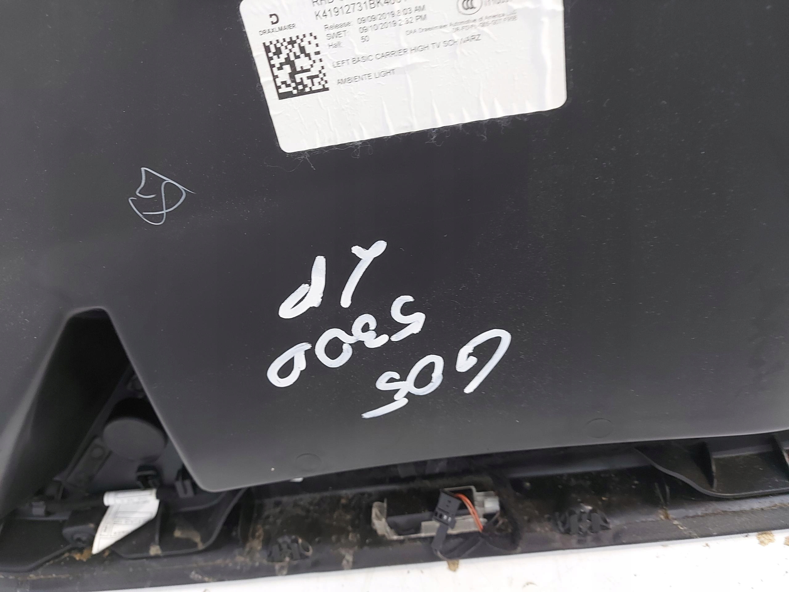 BMW G05 X5 3.0d 2019r upholstery side door left front