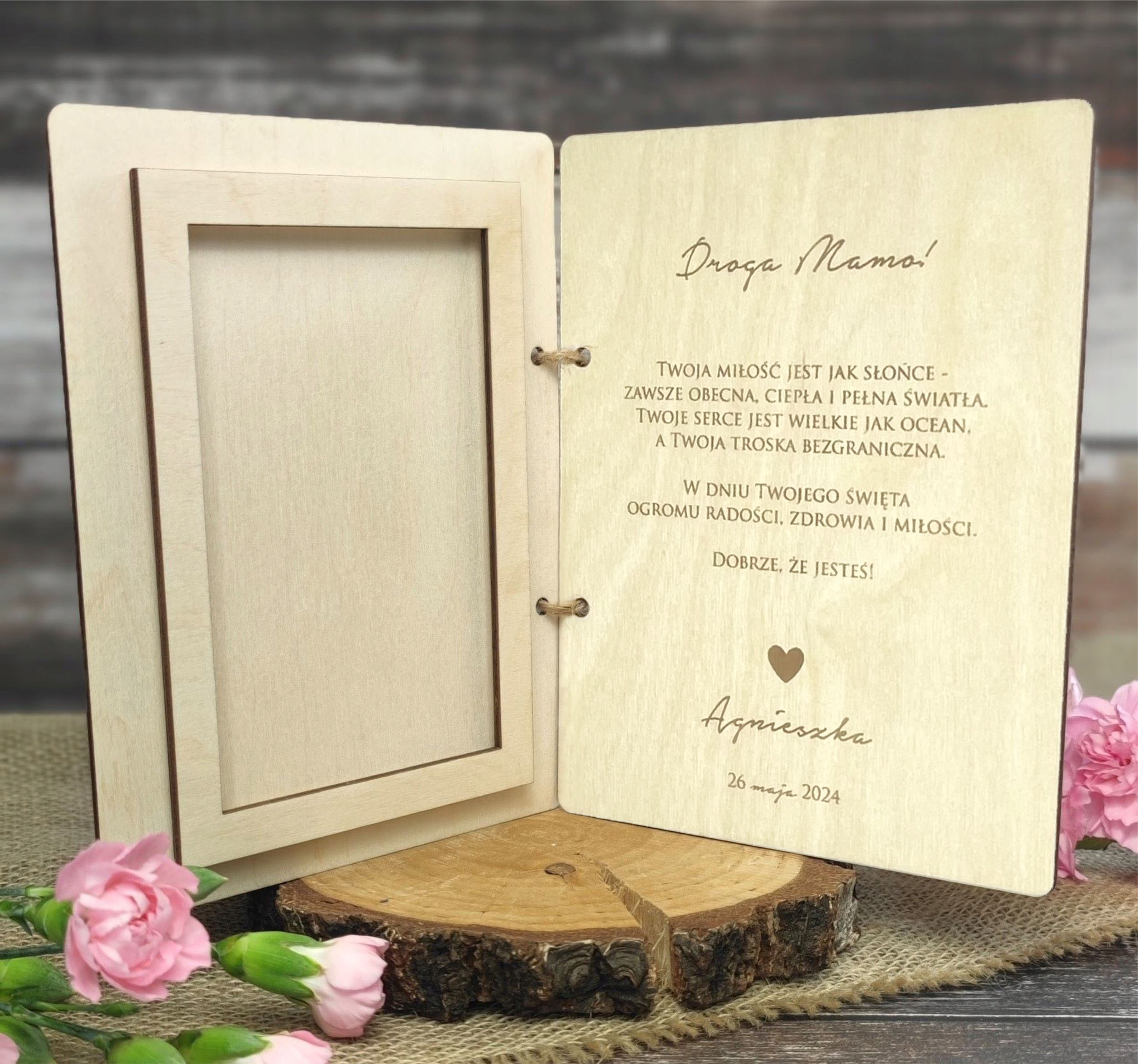 DREWNIANA KARTKA NA ZDJĘCIE PREZENT NA DZIEŃ MAMY MATKI ZŁOTA GRAWER RAMKA Okazja Dzień Matki