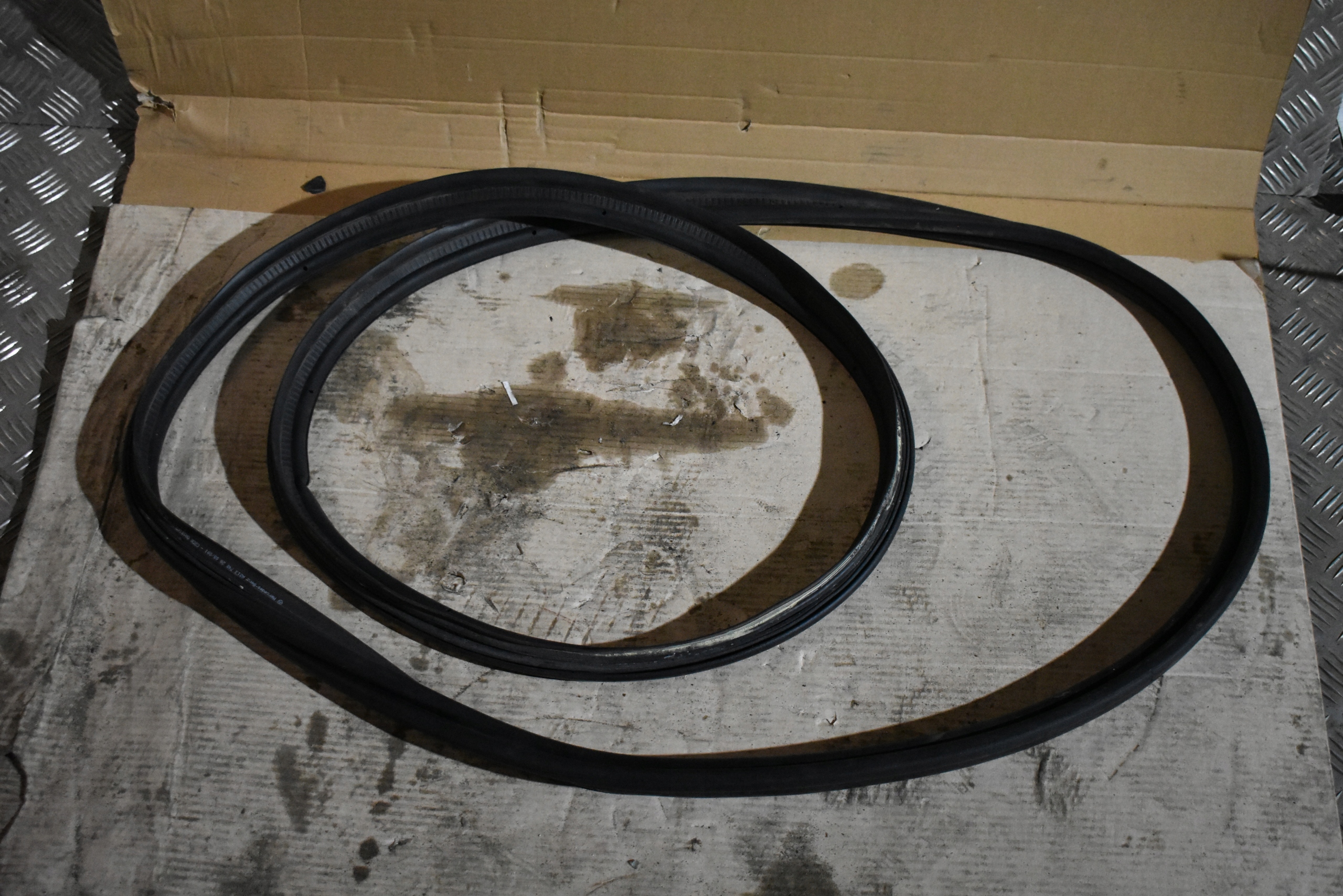 gasket bonnet boot MERCEDES W213 KOMBI 1