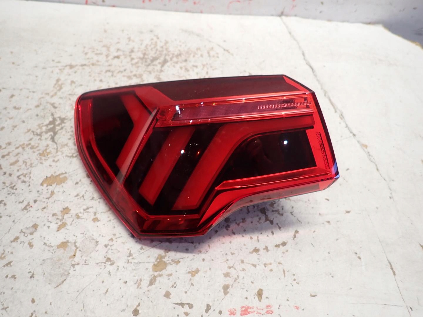 light rear part rear left AUDI Q3 II 2018- LED 83A945091