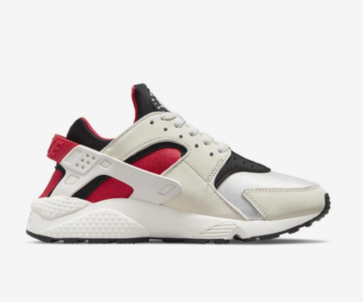 Nike dámské sportovní boty Air Huarache DH4439 103 vel. 37,5