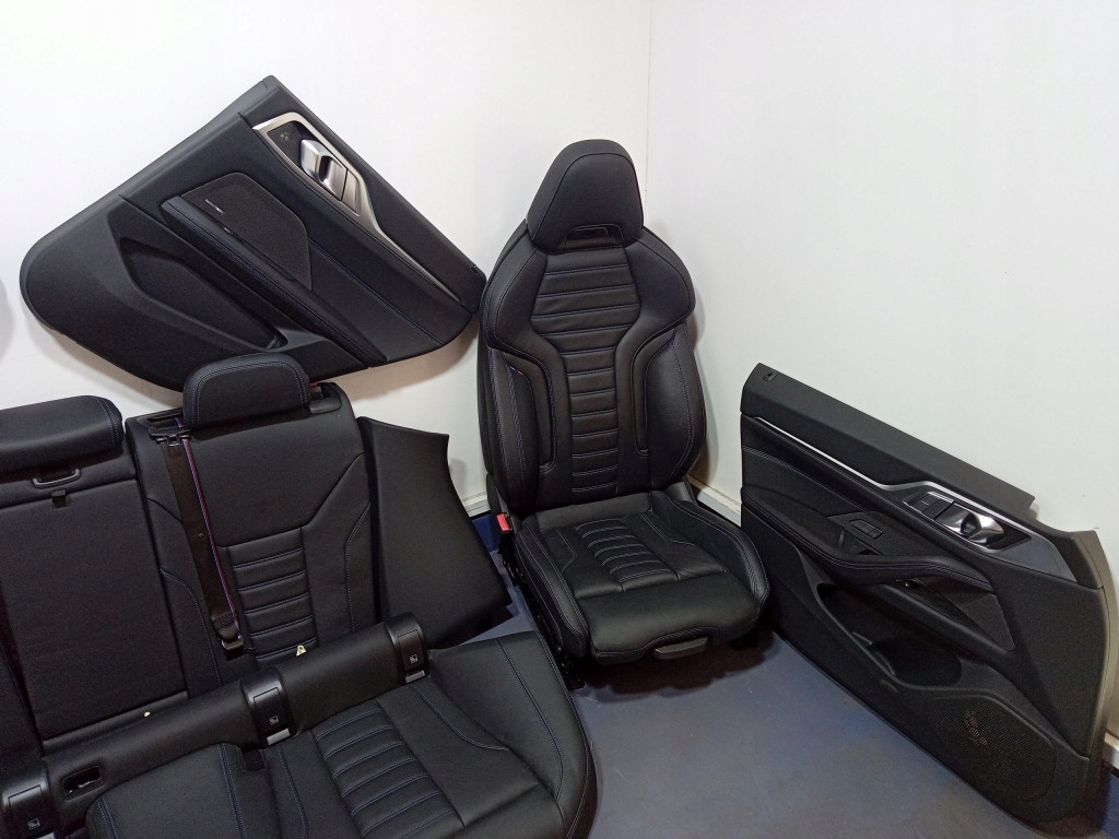 BMW I4 G26 кресла диван комплект m