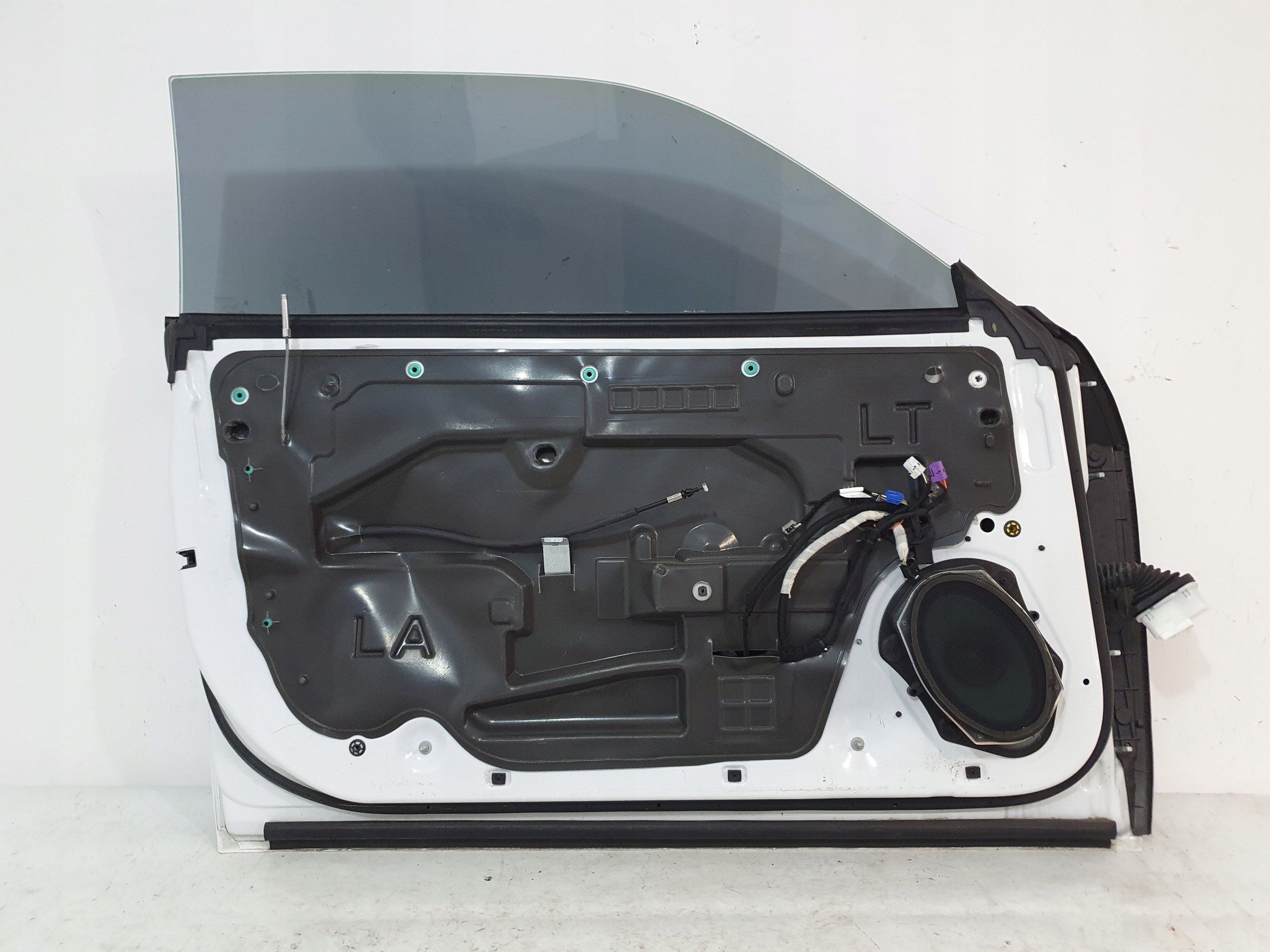 DODGE CHALLENGER 15- LEWE DRZWI KOMPLETNE Strona zabudowy przód - lewa