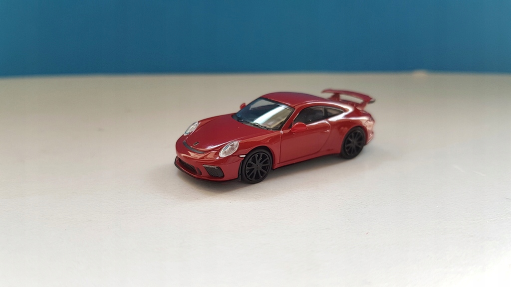 Minichamps 870067322 Porsche 911 GT3 červená 1:87