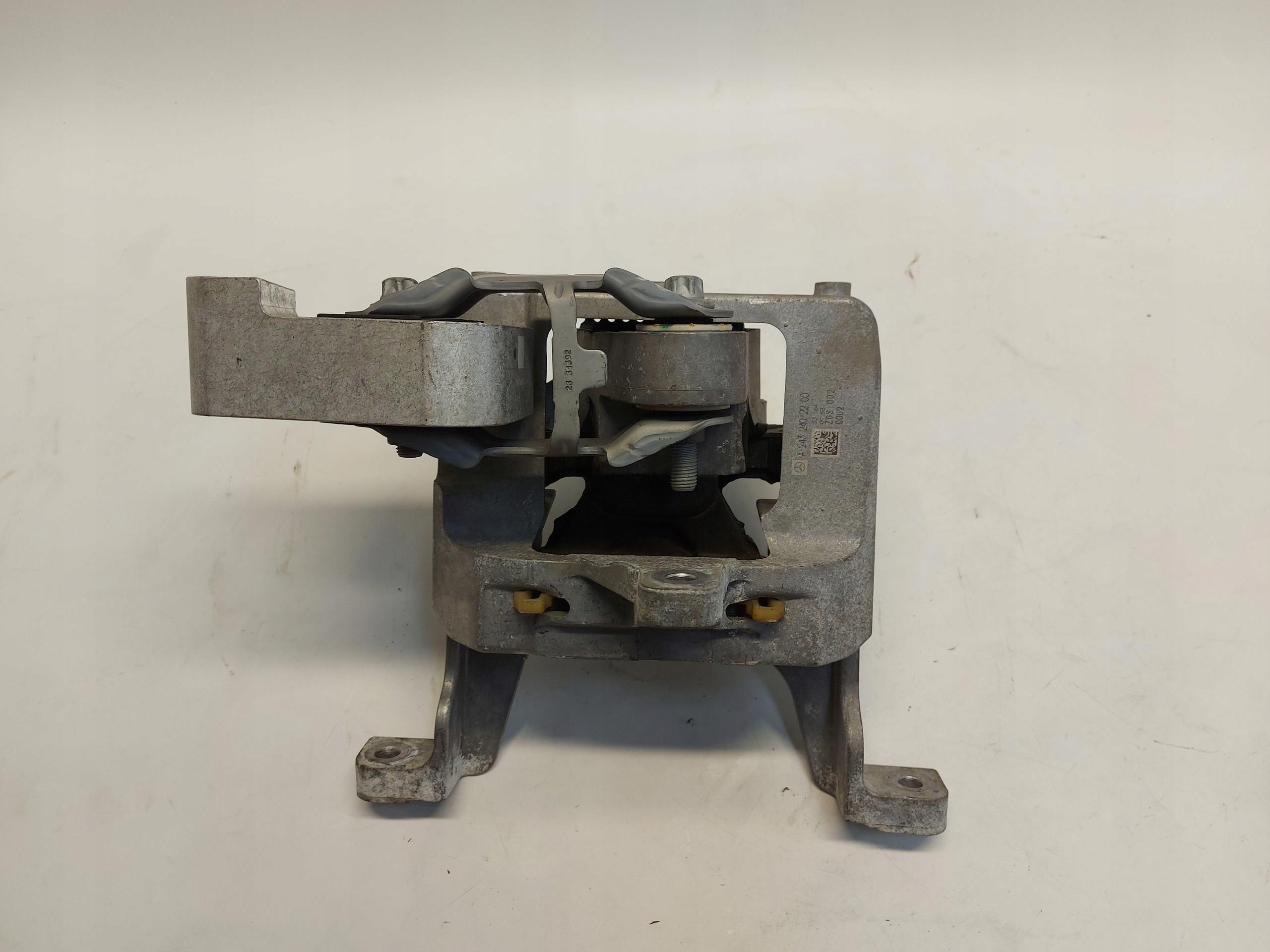 engine mount right A2432402200