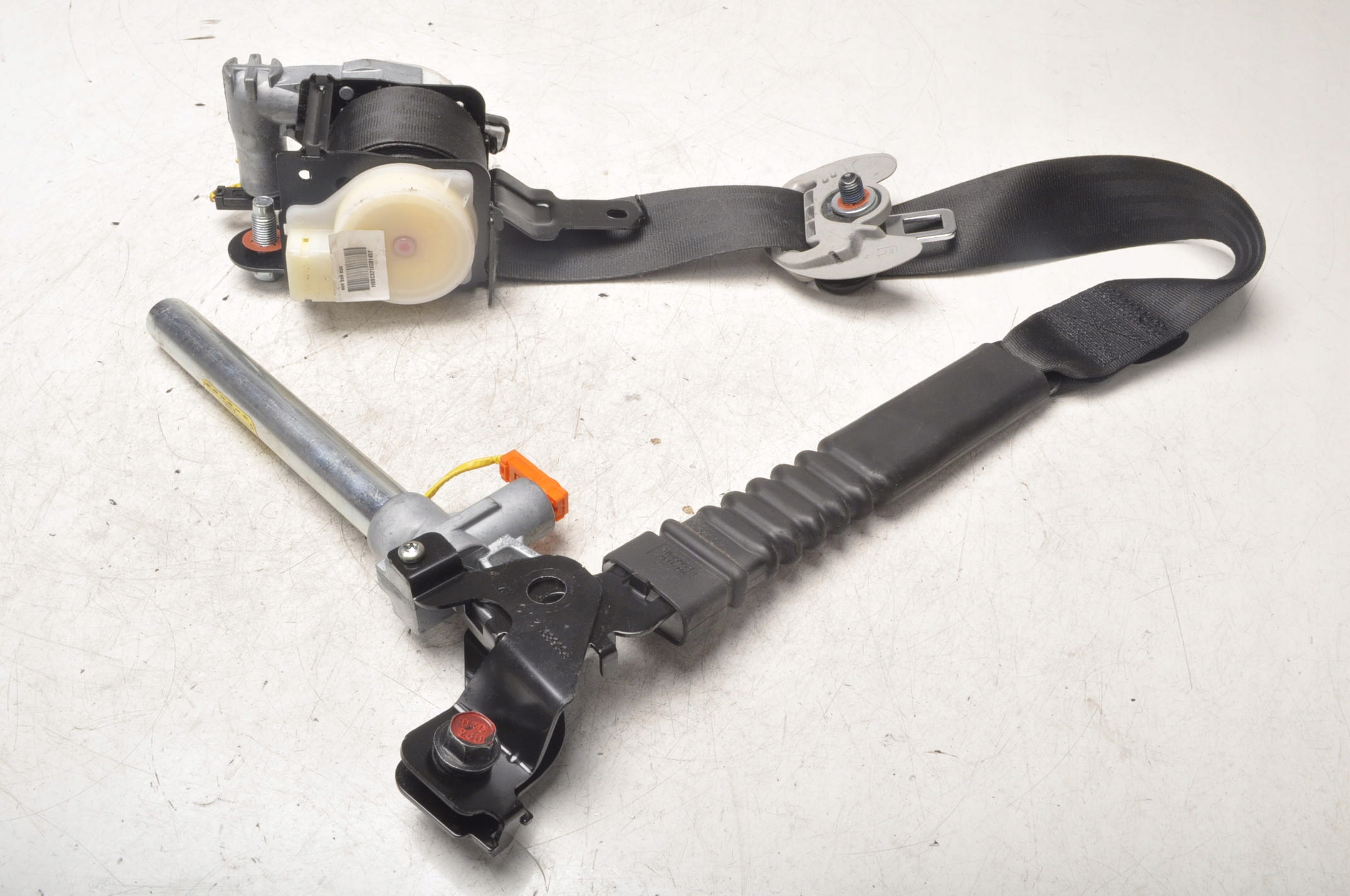 HYUNDAI IX35 ПЕРЕДНІЙ ПРАВИЙ РЕМІНЬ ПЕРЕДНІЙ НАТЯГУВАЧ