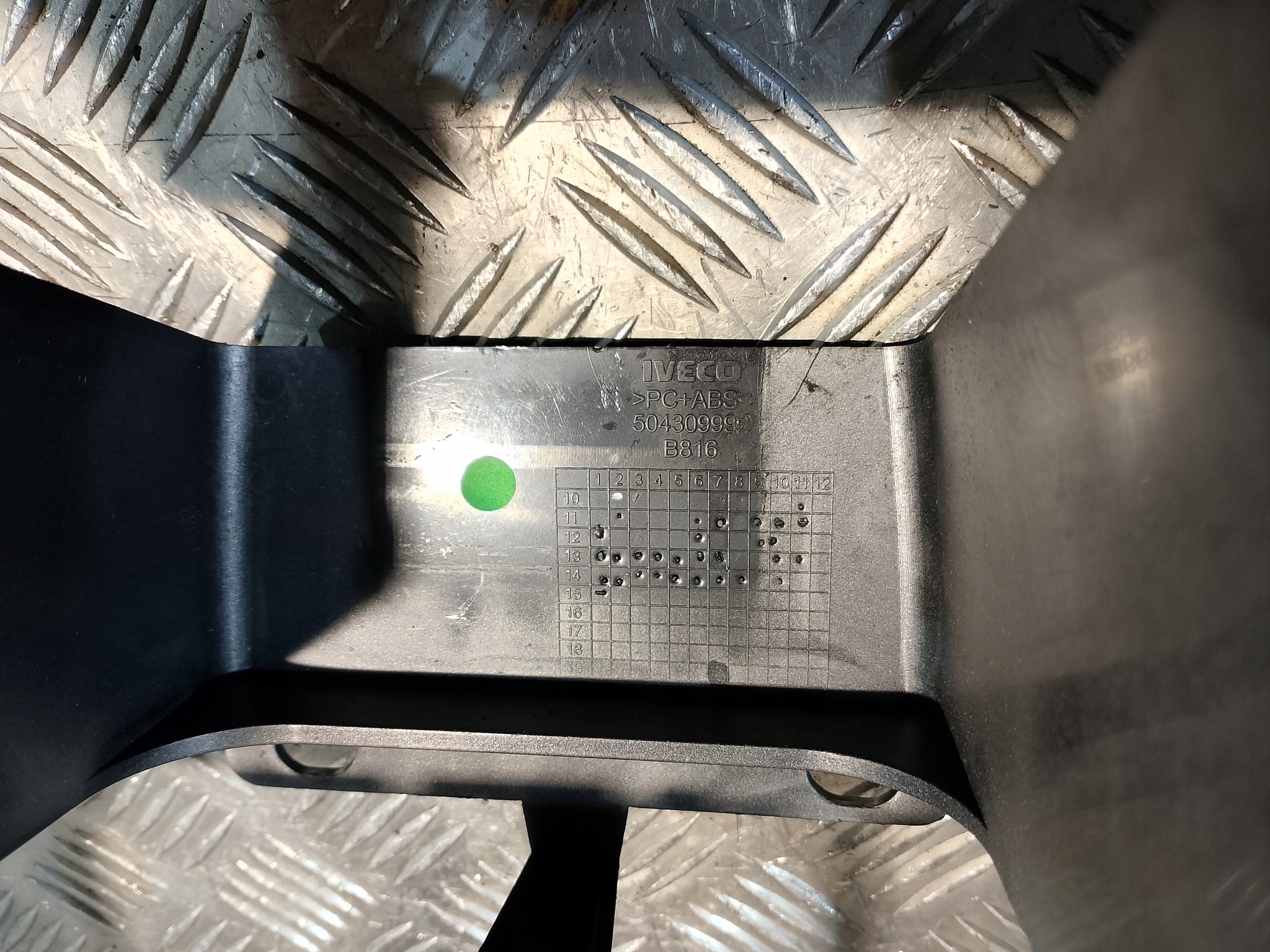 cover PANEL central console IVECO STRALIS 460 E6 504309992