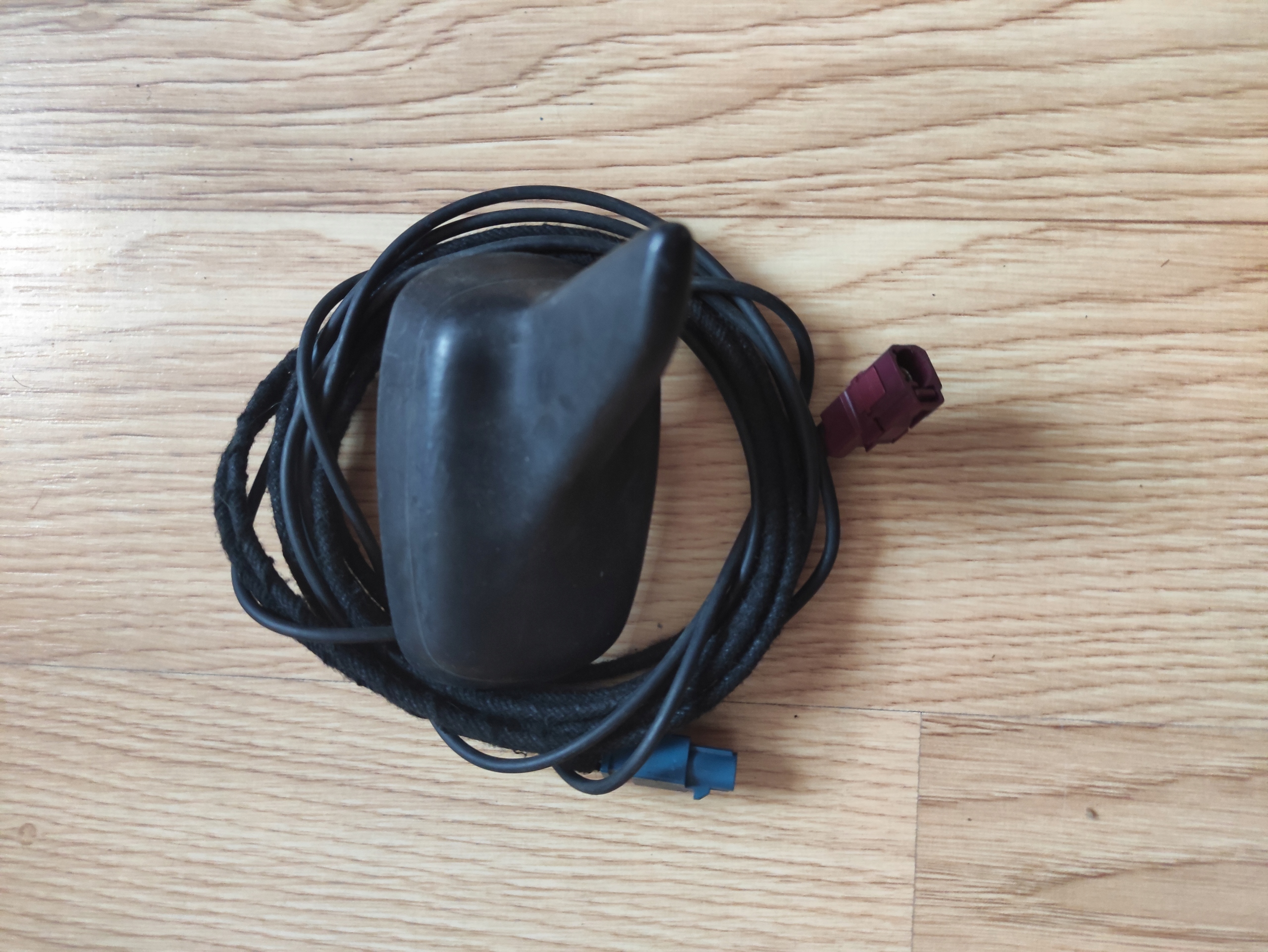 АНТЕННА РАДИО GPS AUDI TT 8J 8J8035503A 1P9