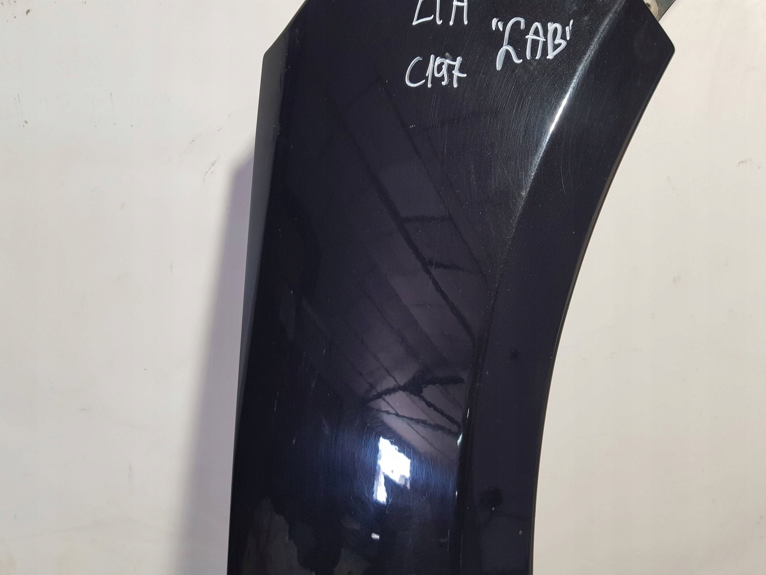 fender front right Mercedes R W251 LIFT C197