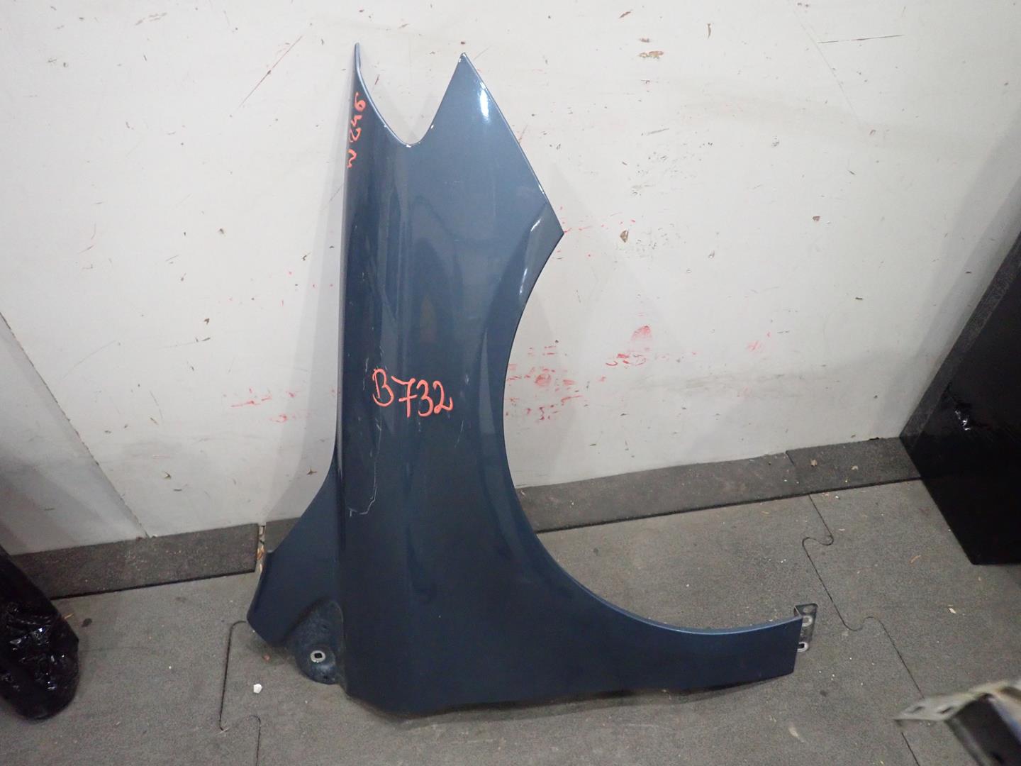 fender front front right MERCEDES B-class W246