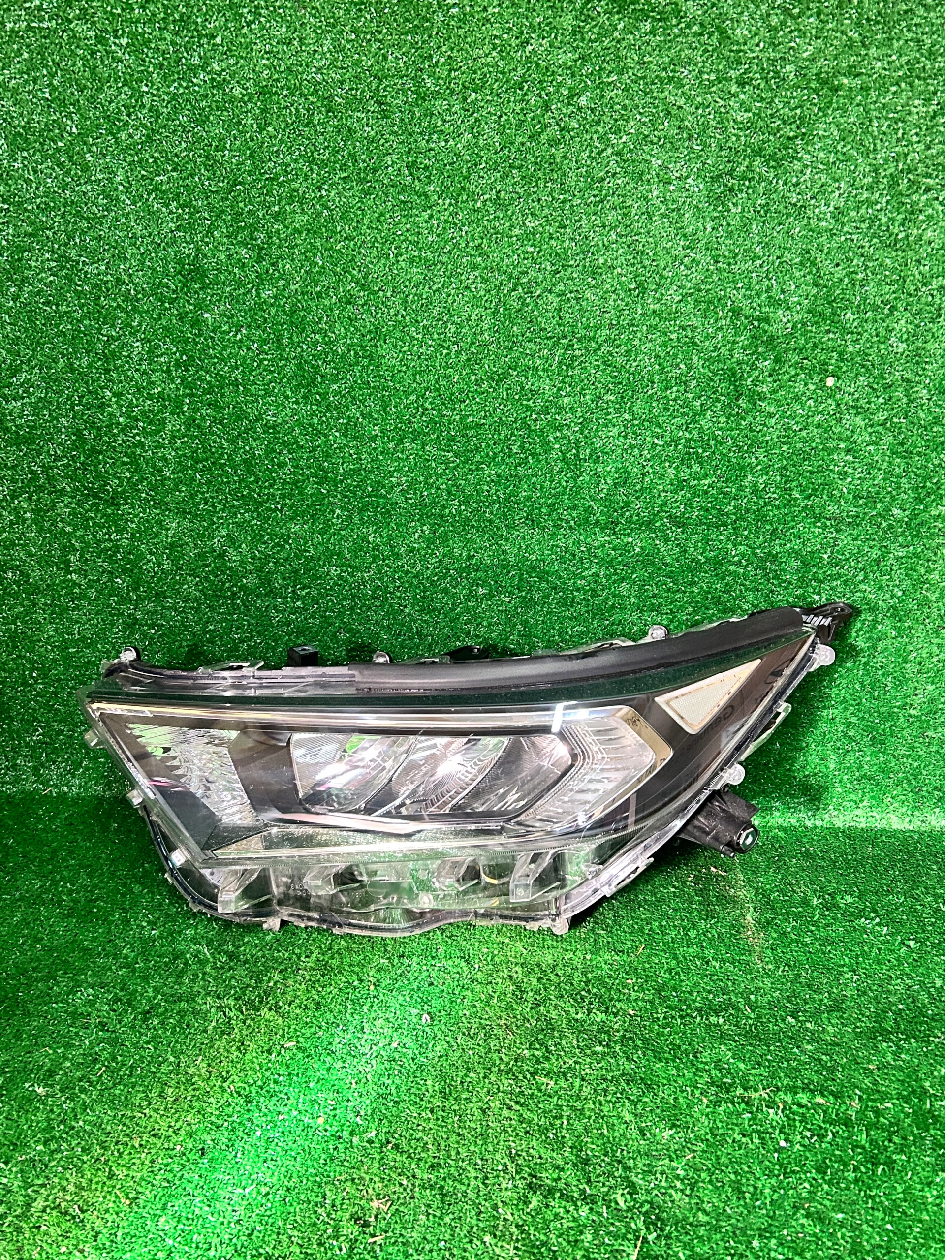 REFLEKTOR left TOYOTA RAV4 V FULL LED