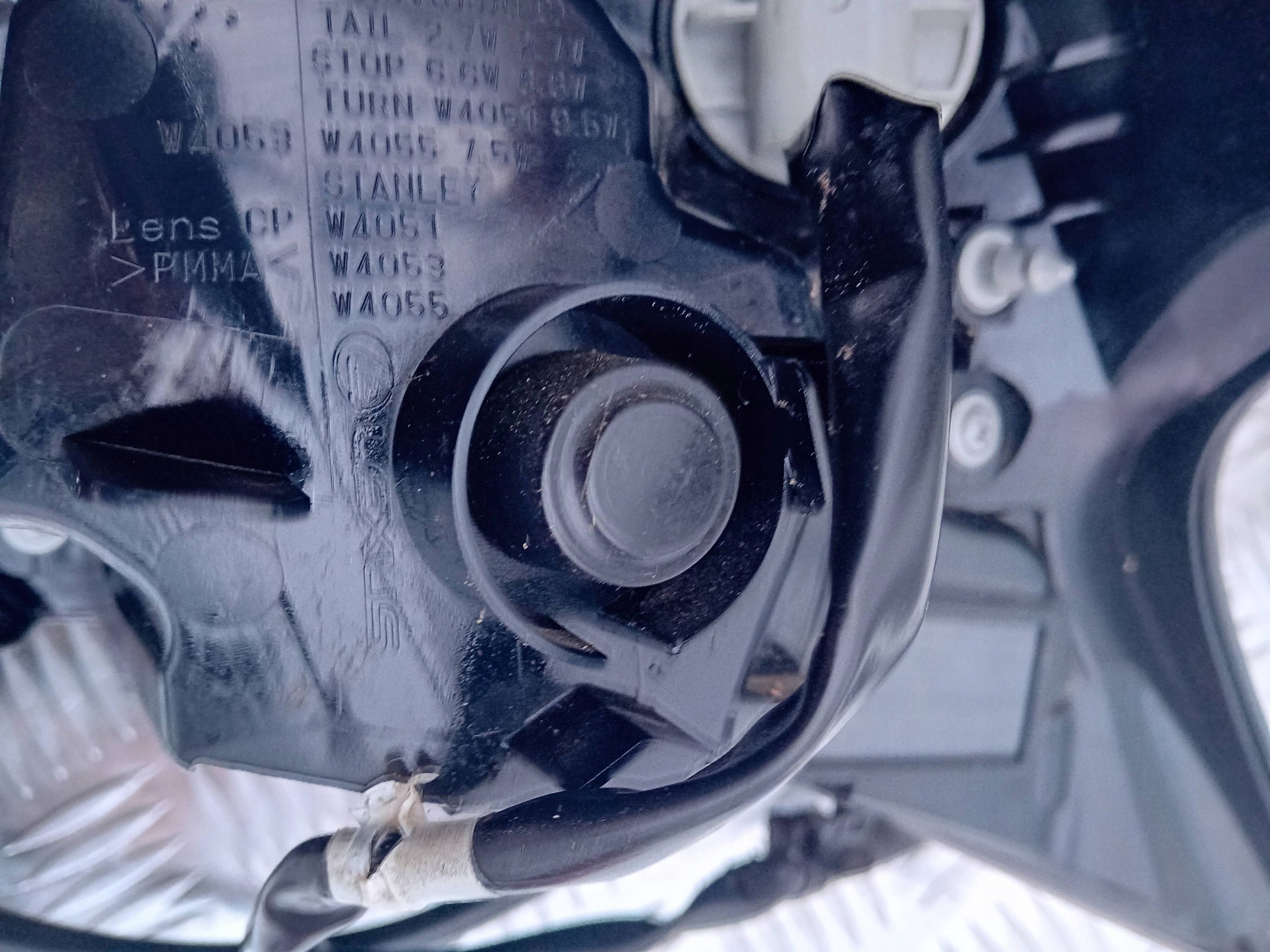 фонарь левый lexus NX