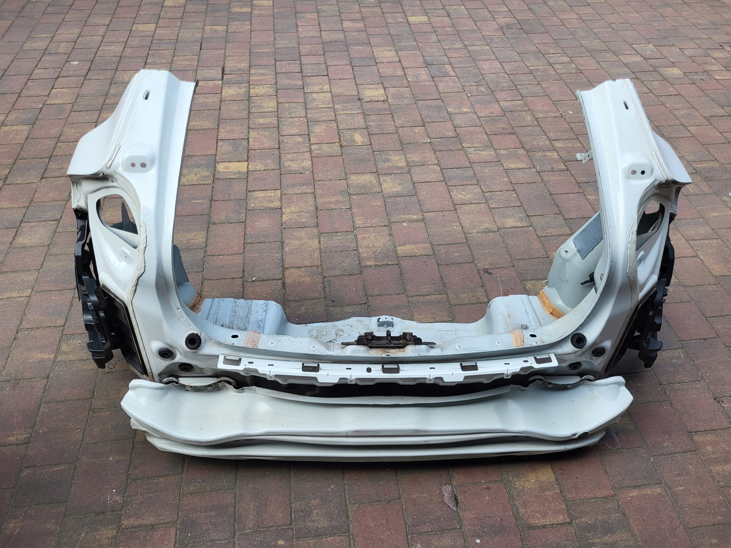 PAS TYL TYLNY VOLVO V40 II