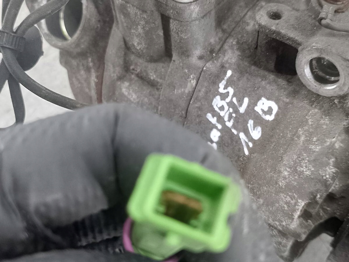 vw PASSAT B5 1.9tdi РЕСТАЙЛИНГ 05R Компрессор кондиционера 8D0260808 447220-8182