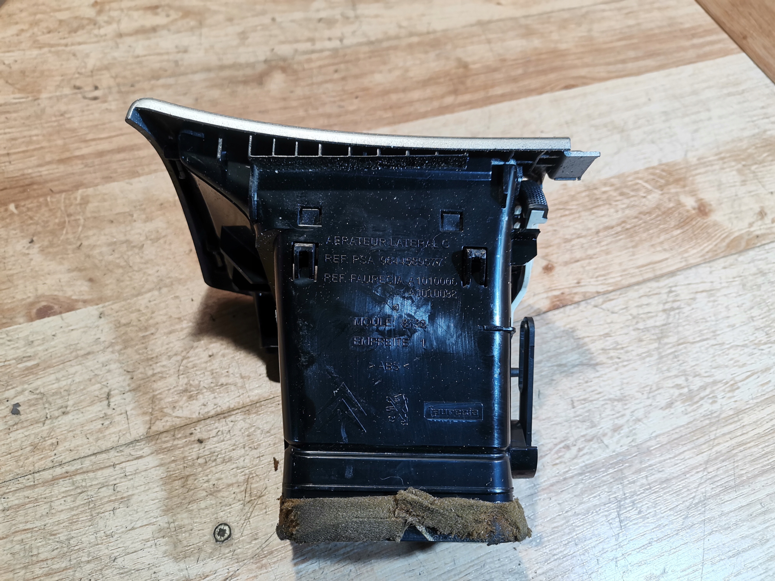 grid air conditioning devices left PEUGEOT 407 9644589577