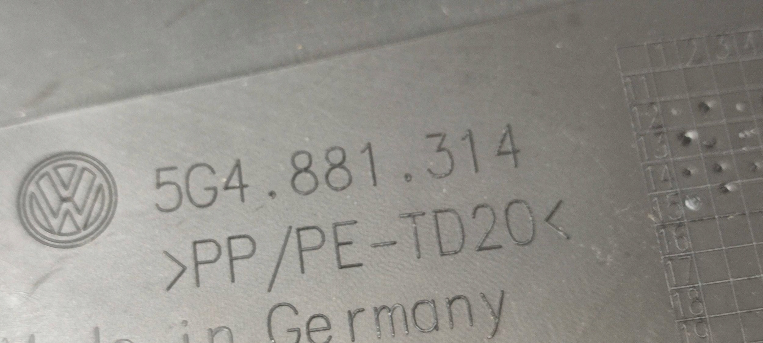 plastic seat front right Volkswagen Caddy 5G4881314